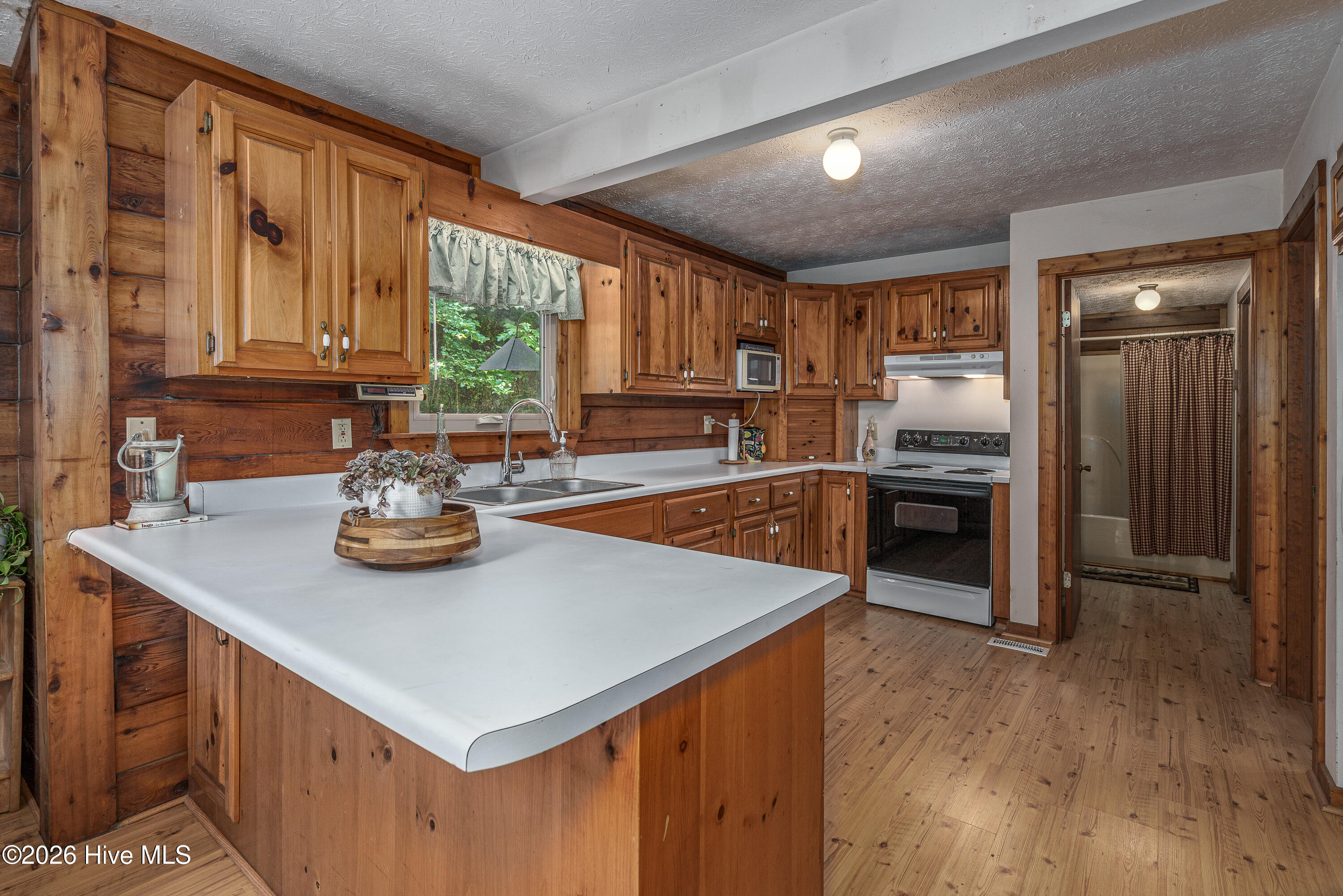 525 Beaver Ridge Road Property Photo 5