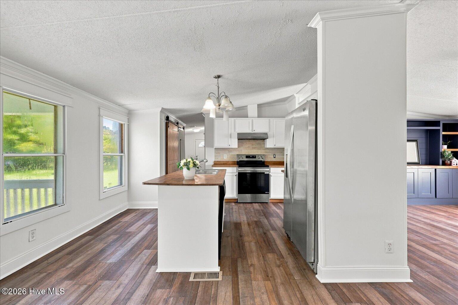 420 Royal Way Se Property Photo 9