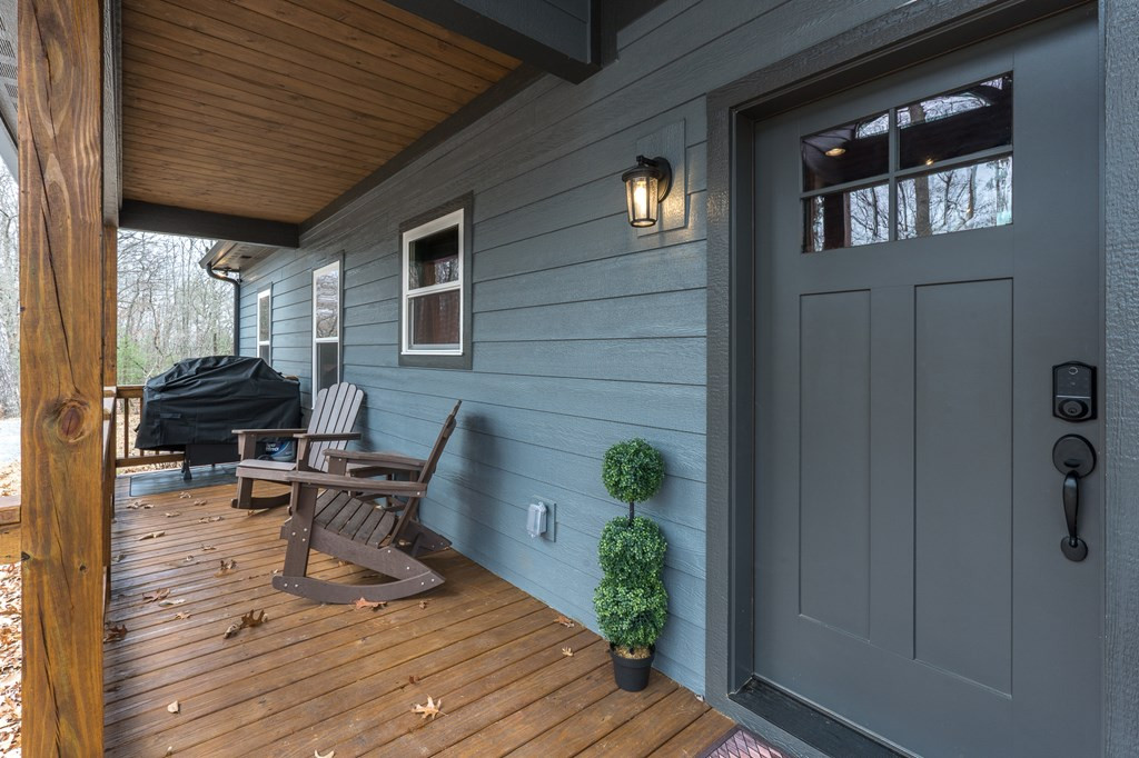 318 Tracks Hollow Property Photo 4