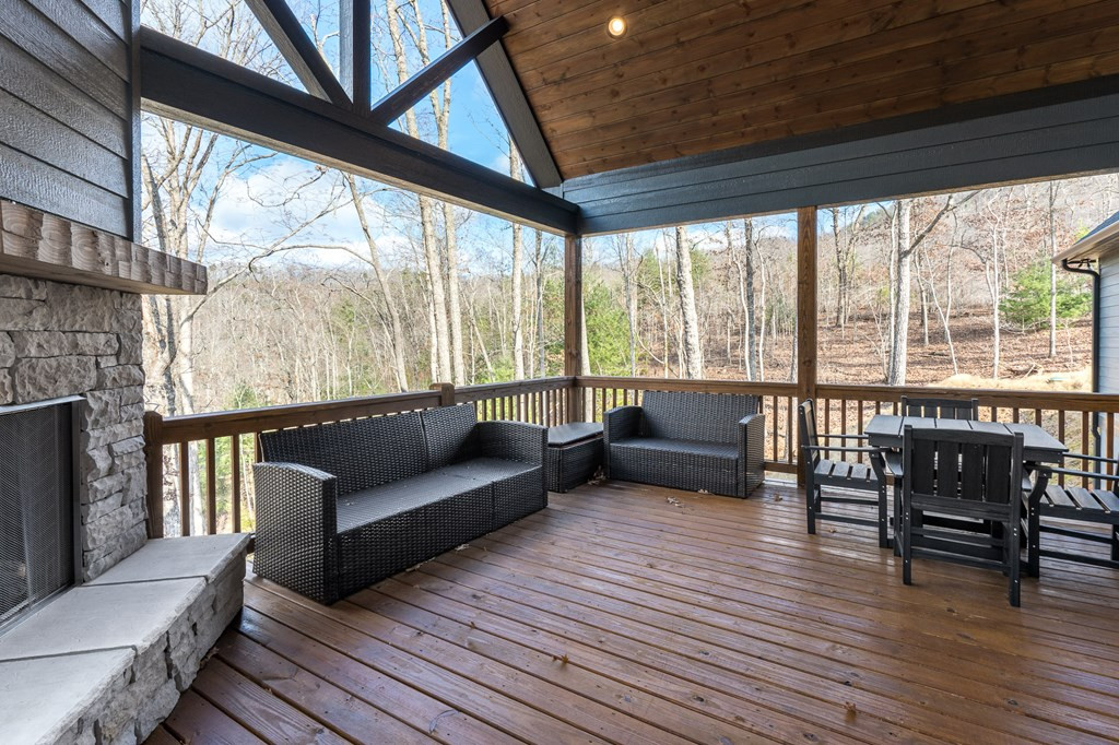 318 Tracks Hollow Property Photo 39