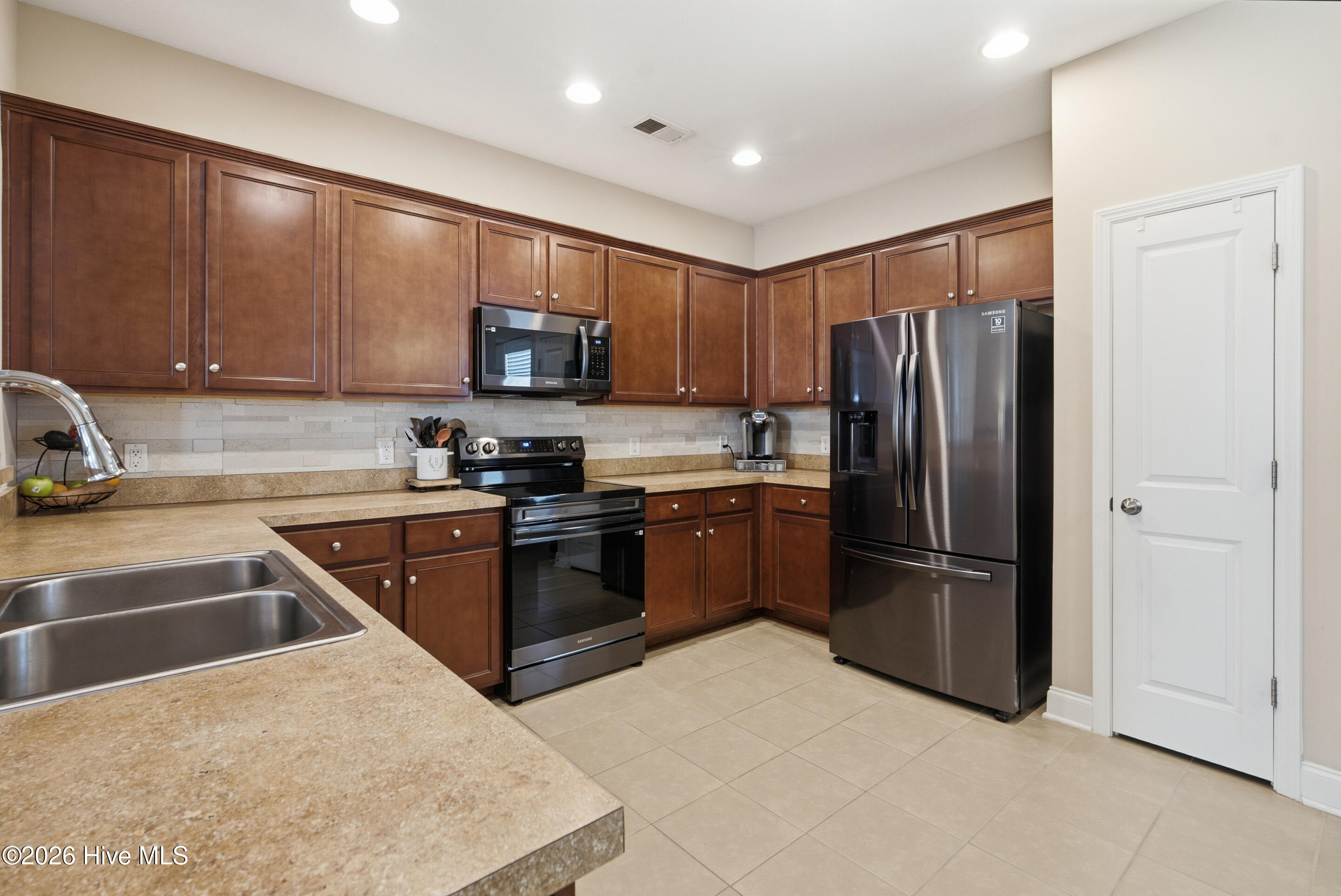 5224 Shipmast Way Property Photo 13