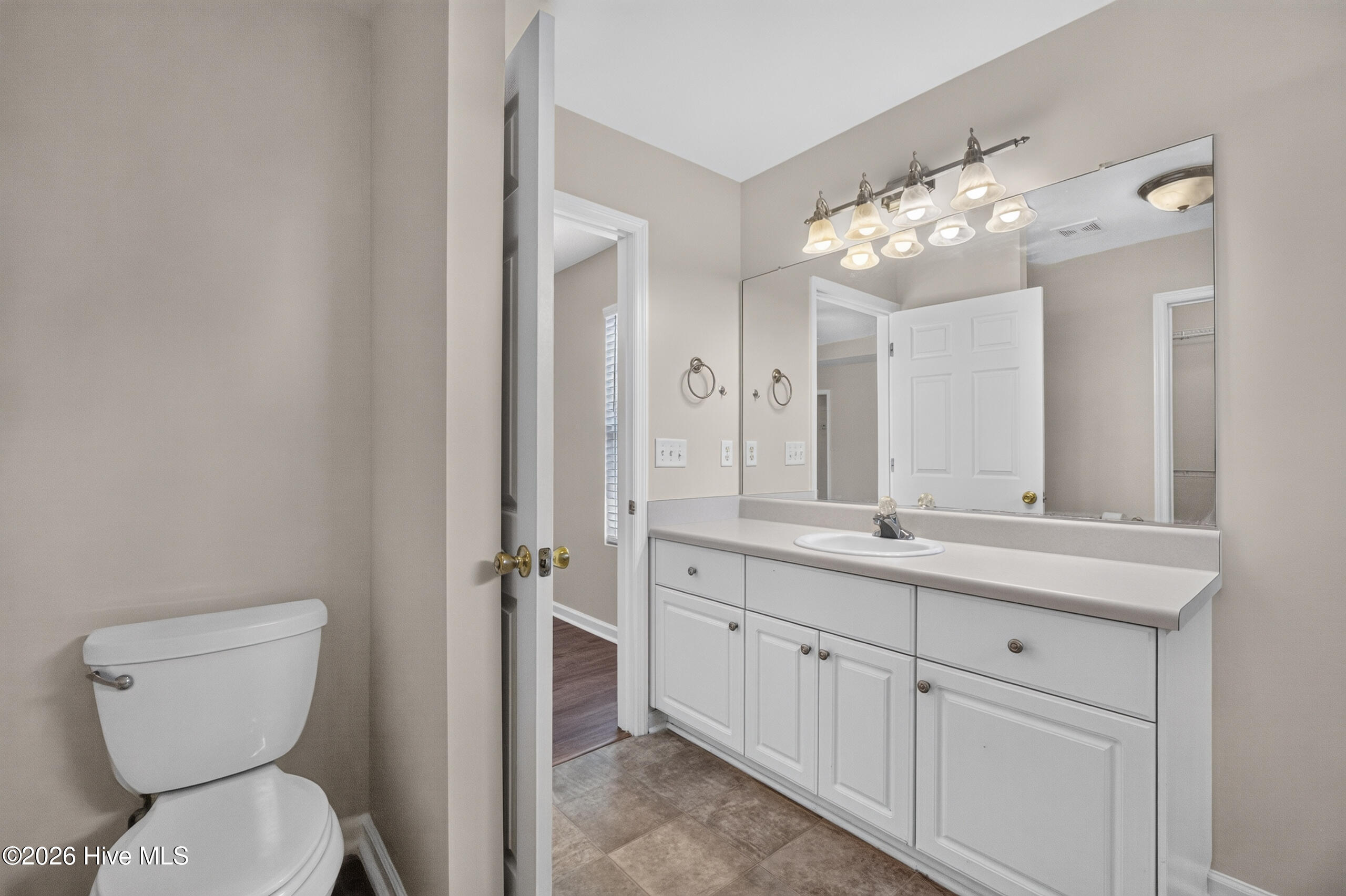 518 Reading Court Property Photo 14