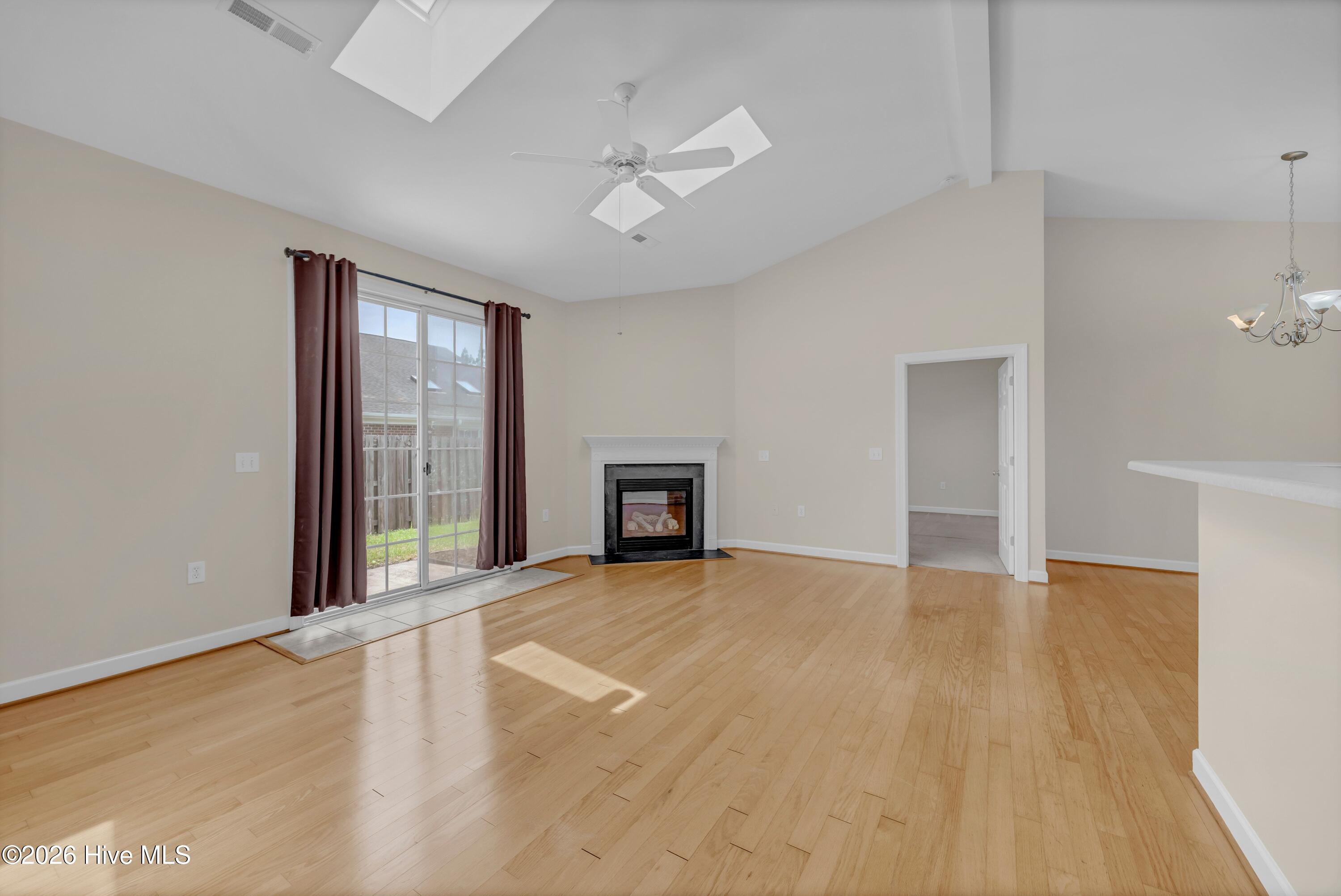 337 Monlandil Drive Property Photo 4