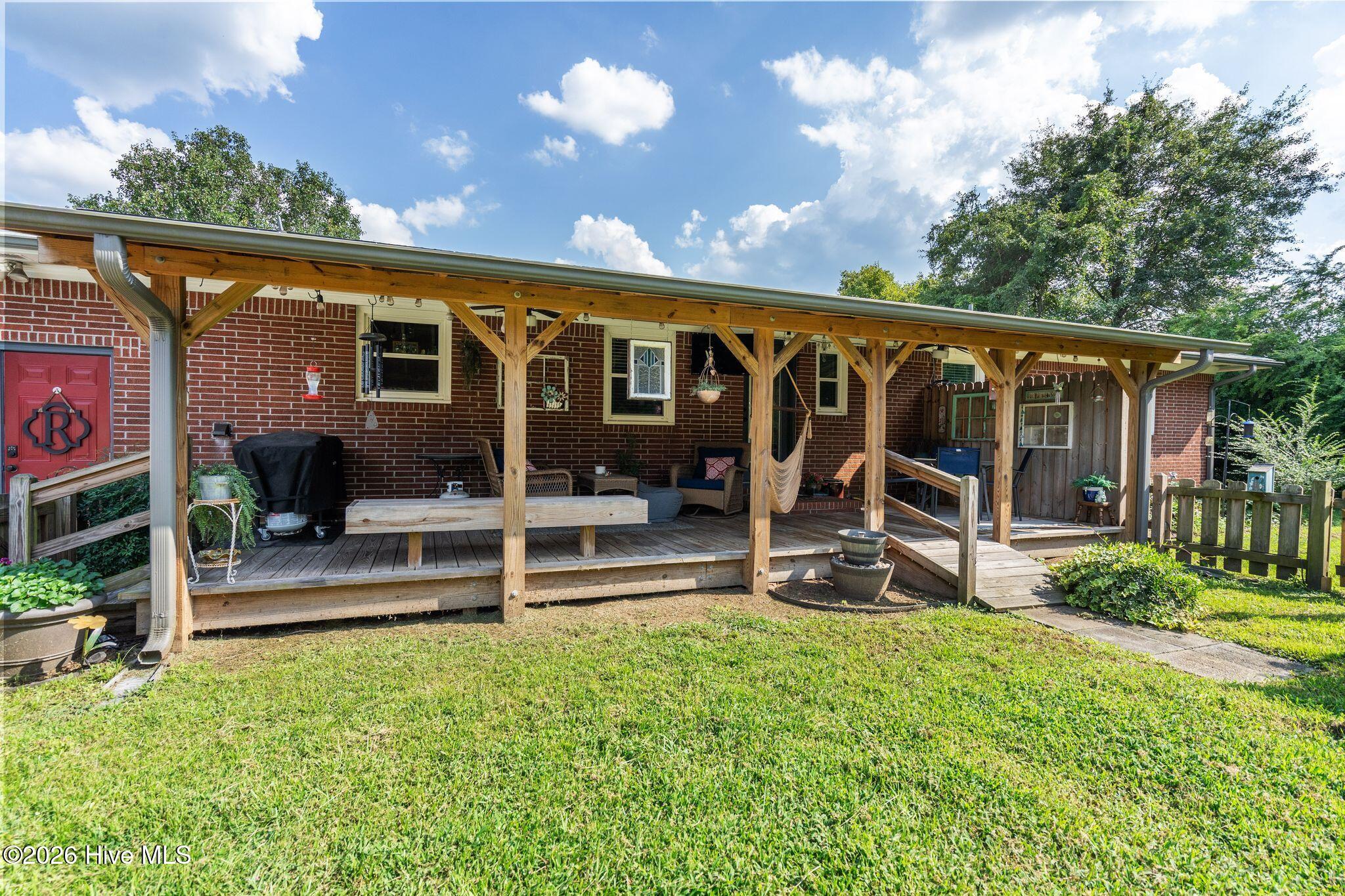 217 E Henry Street Property Photo 44