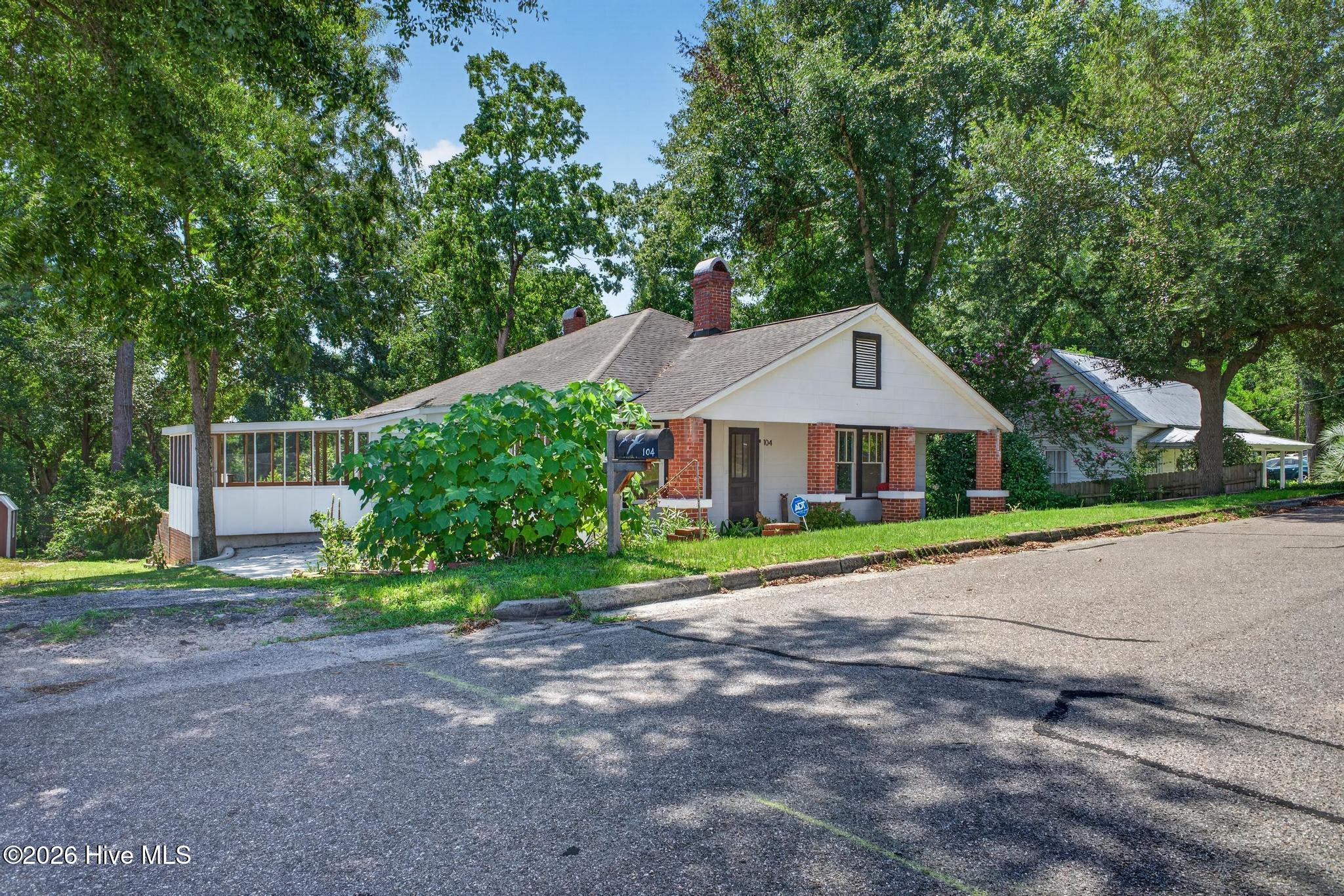104 Powell Street Property Photo 5