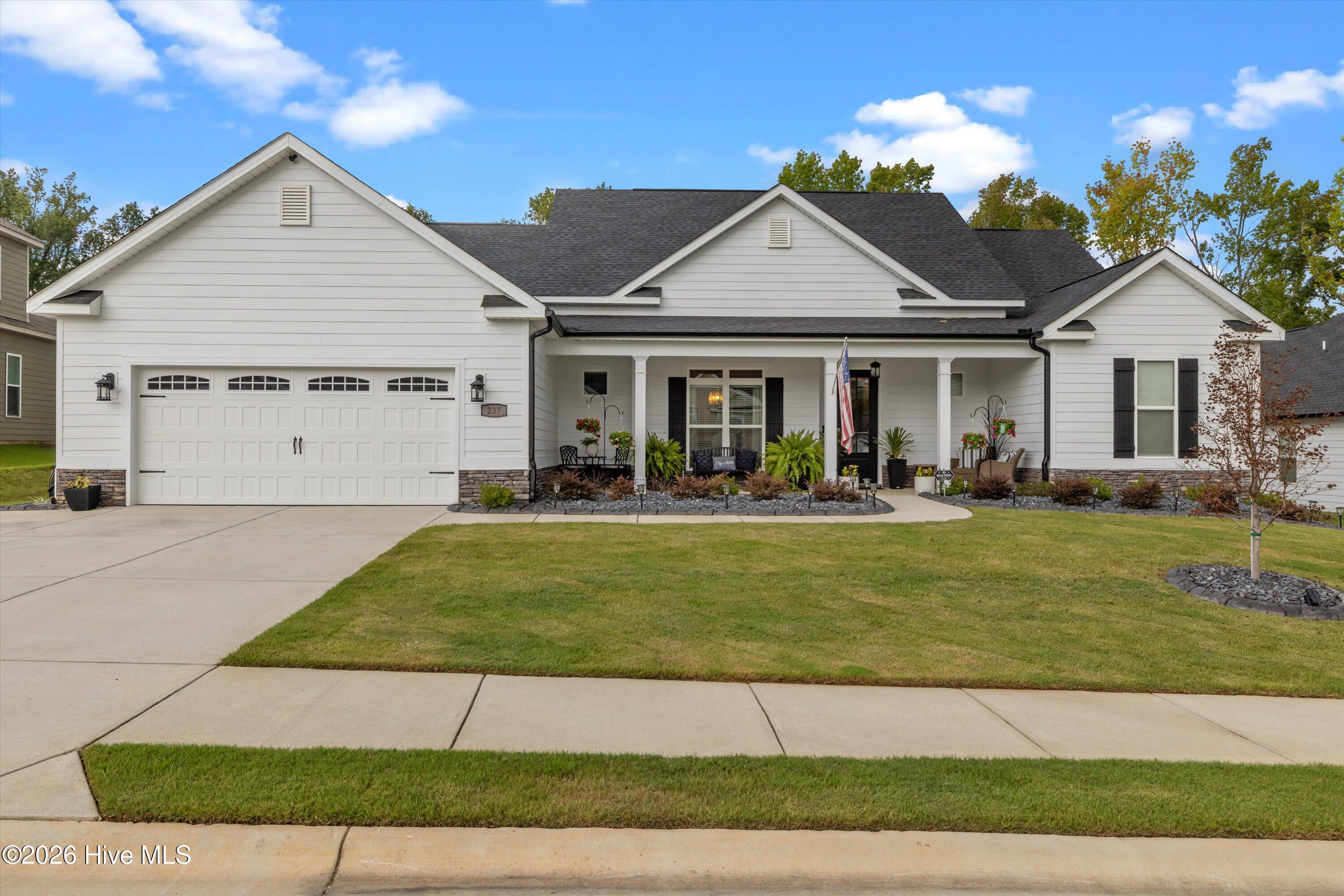 237 Dublin Loop Property Photo 1
