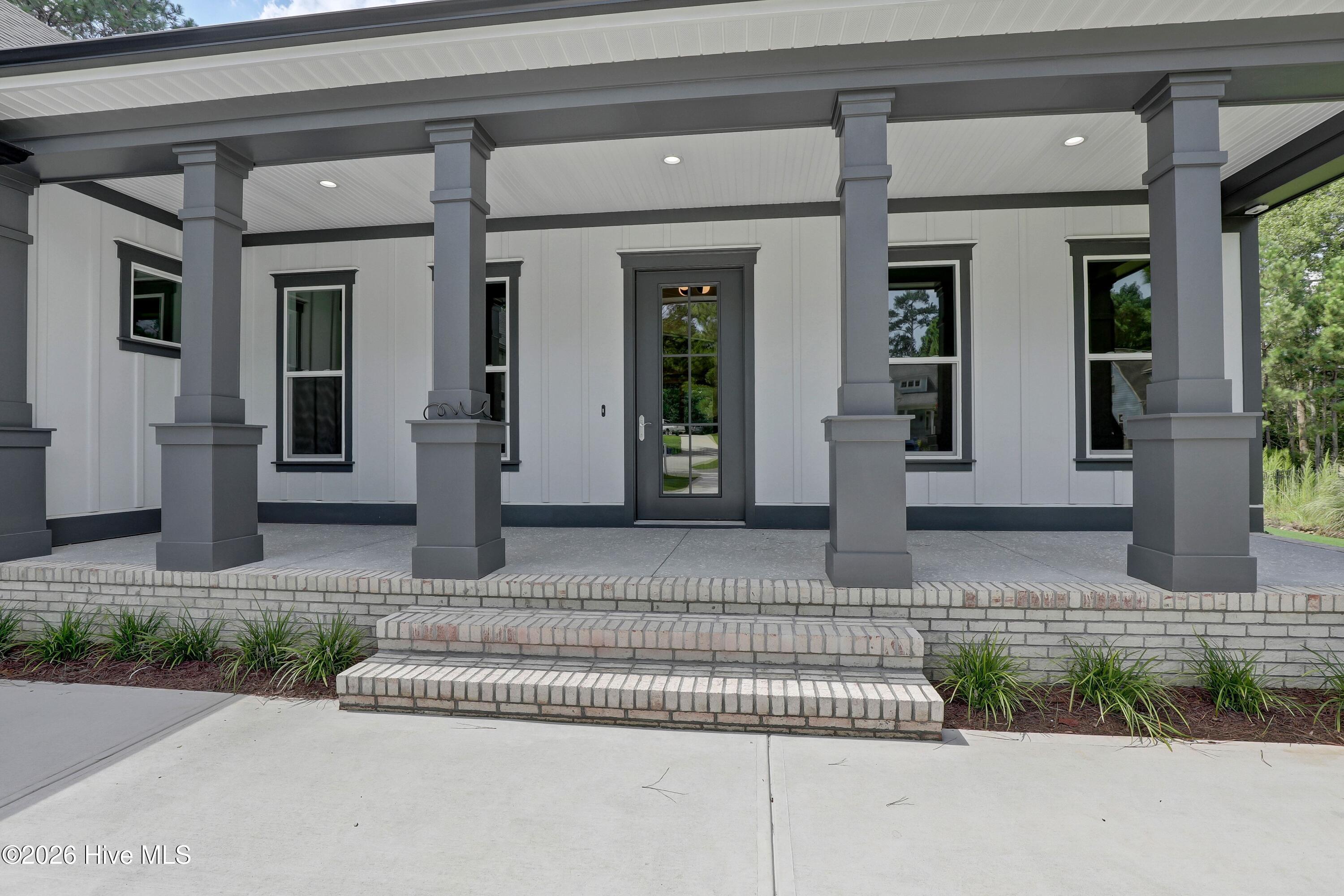 105 Tradewinds Drive Property Photo 4