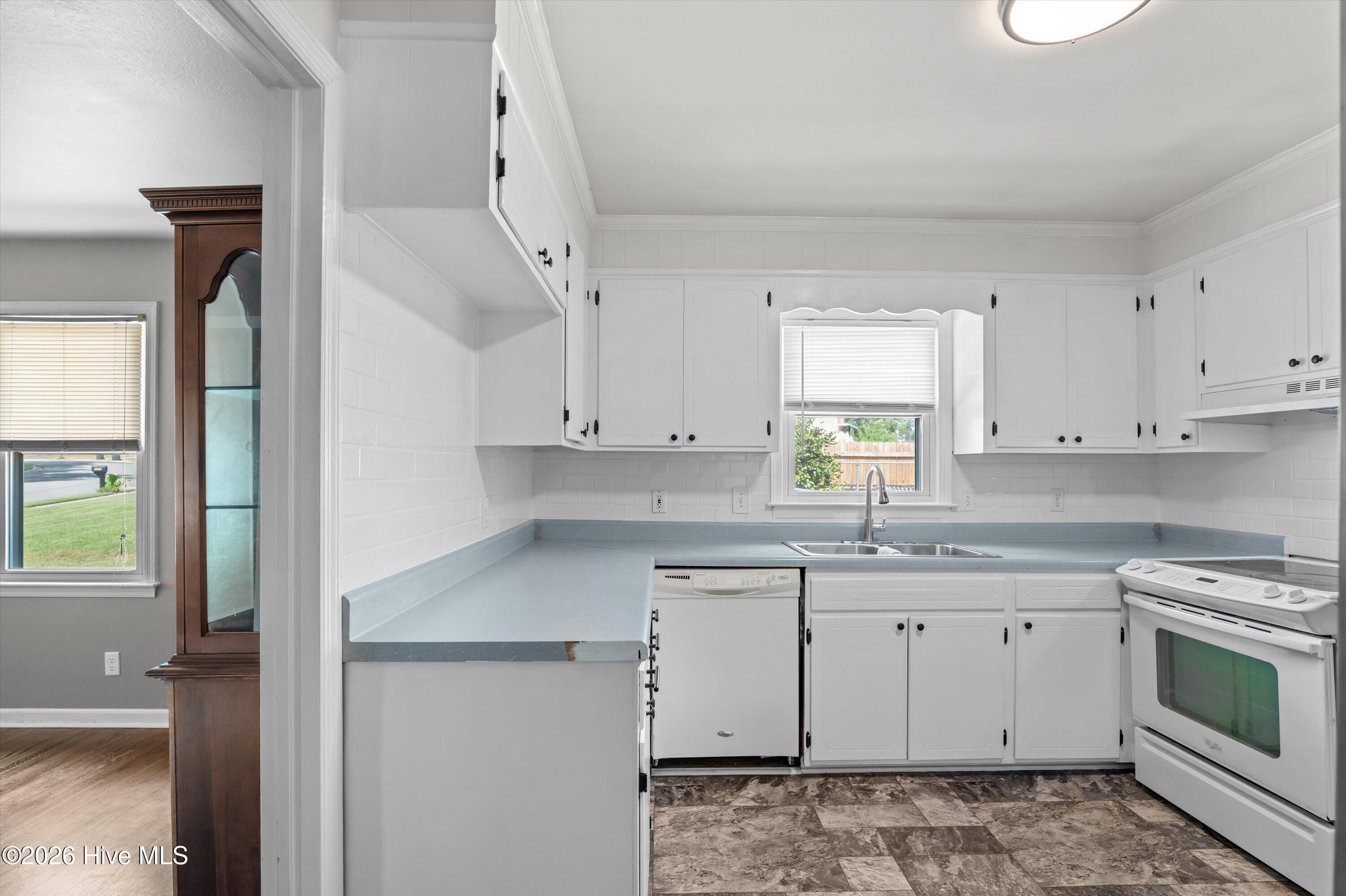 3313 Thread Needle Road W Property Photo 20