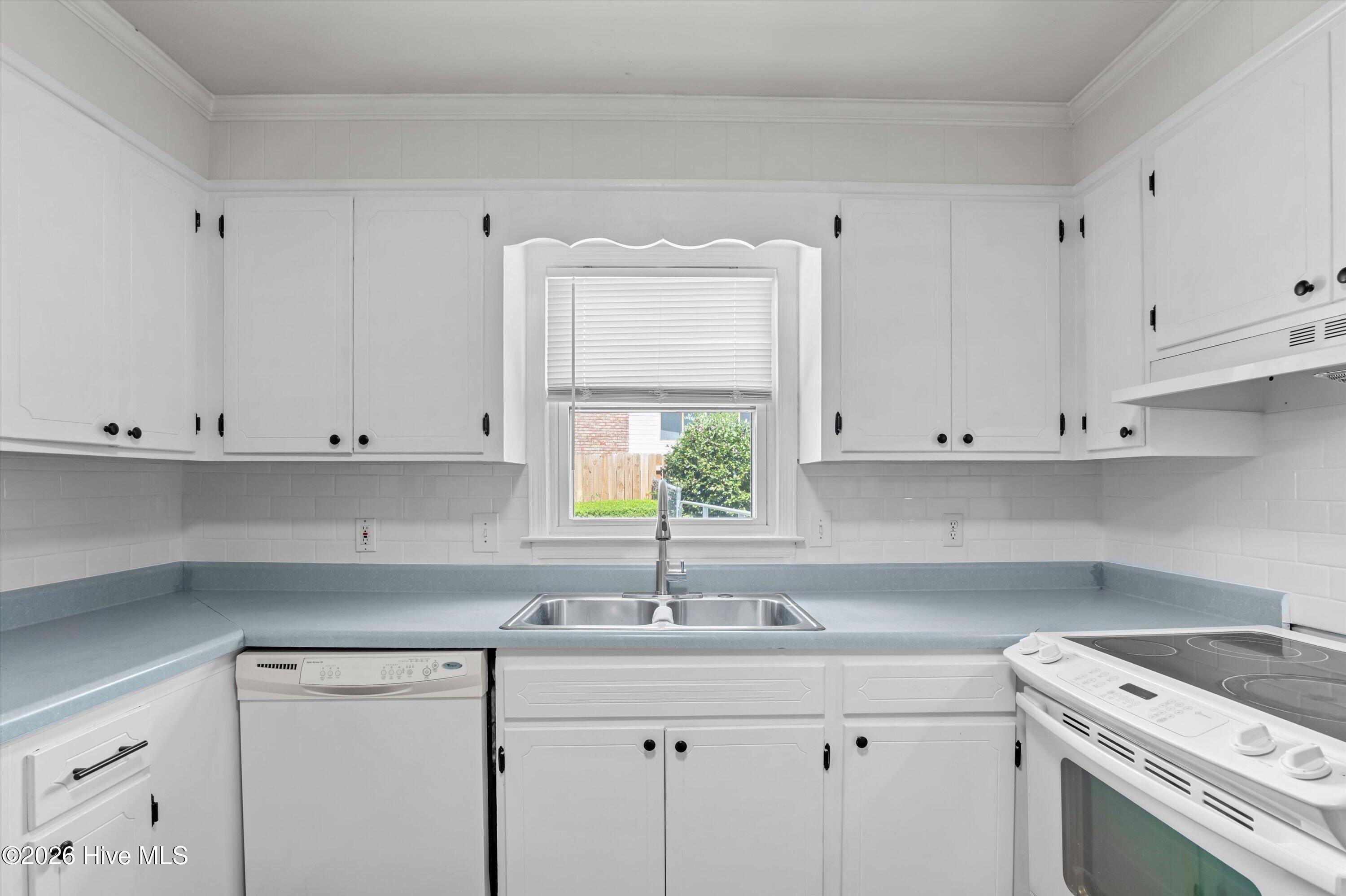 3313 Thread Needle Road W Property Photo 22
