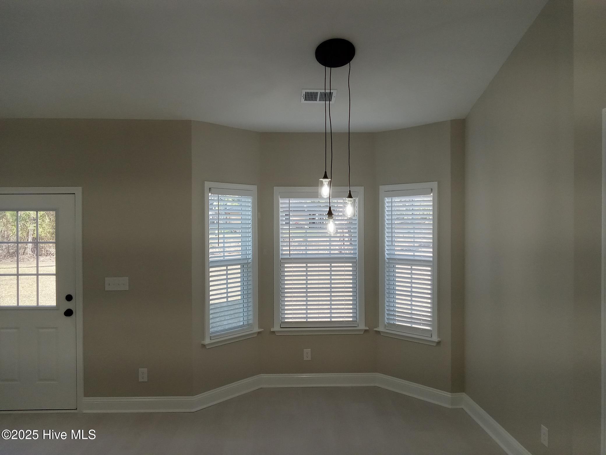 525 Vineland Drive Property Photo 10