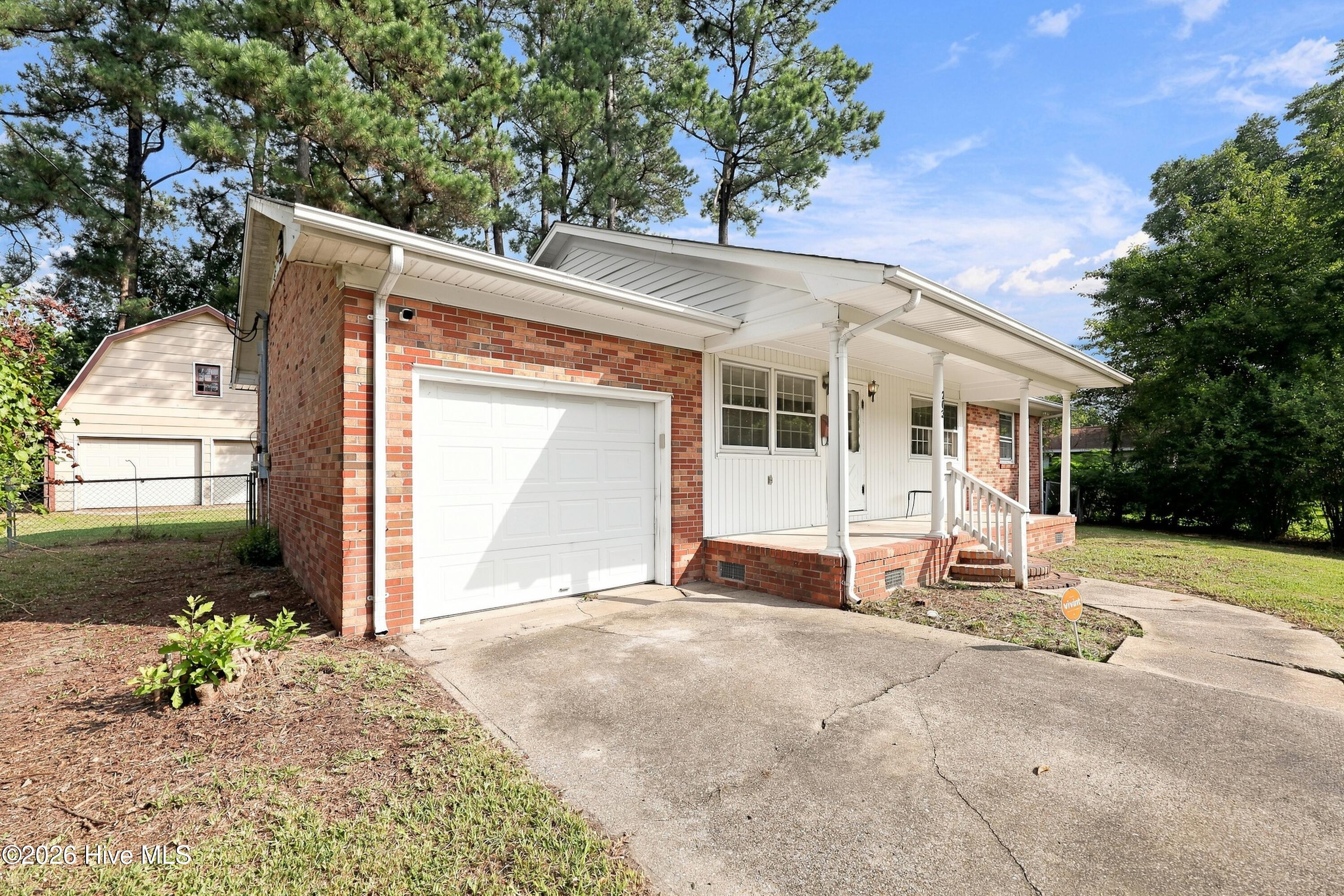 203 Long Acres Drive Property Photo 2