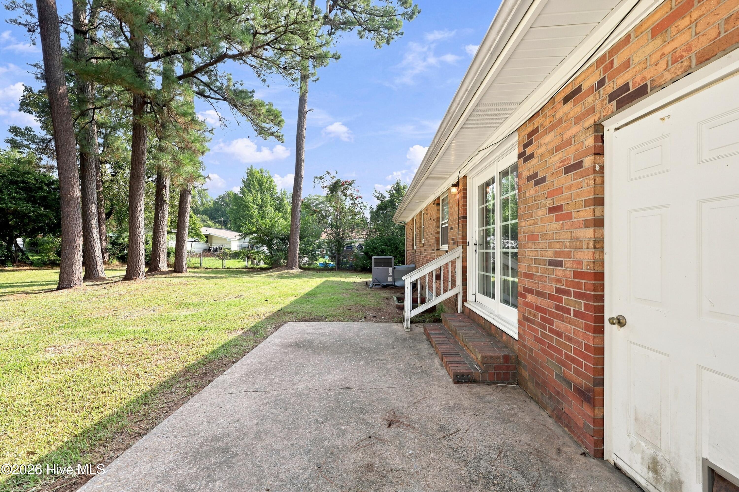 203 Long Acres Drive Property Photo 22
