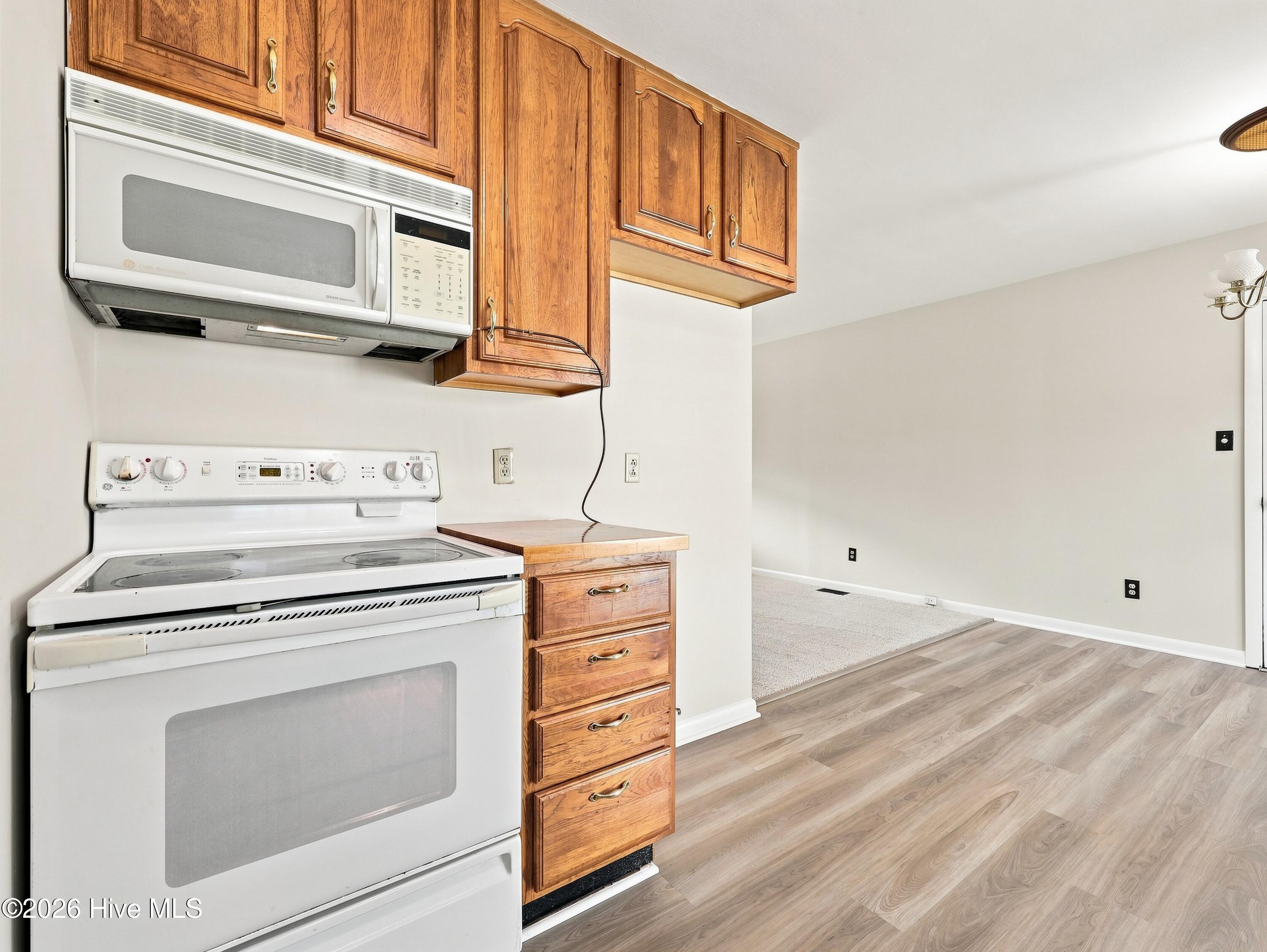 203 Long Acres Drive Property Photo 32
