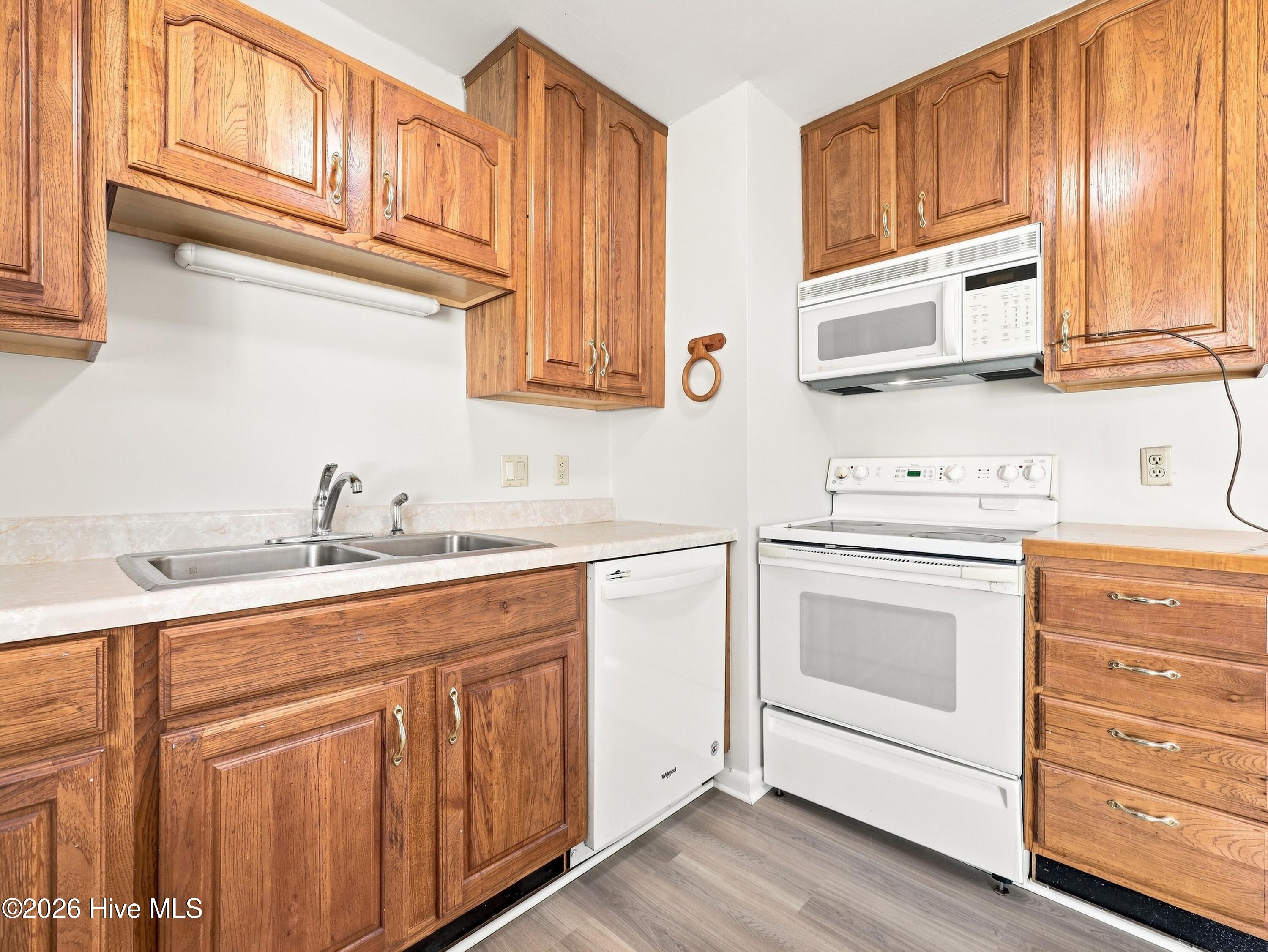 203 Long Acres Drive Property Photo 34