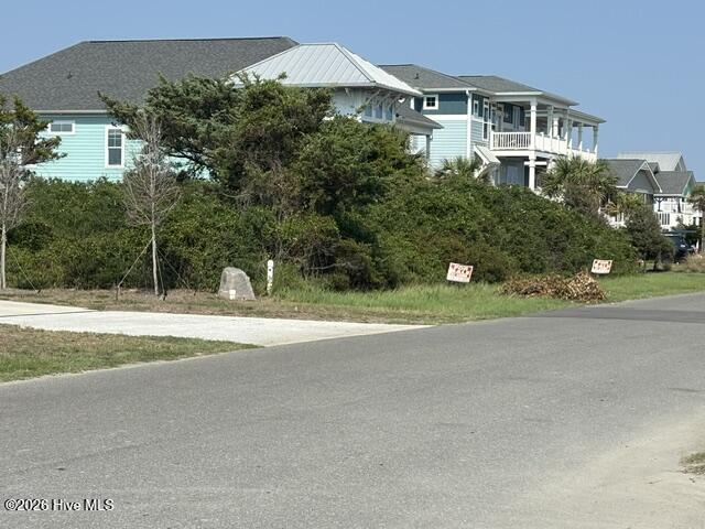 608 E Dolphin Drive Property Photo 4