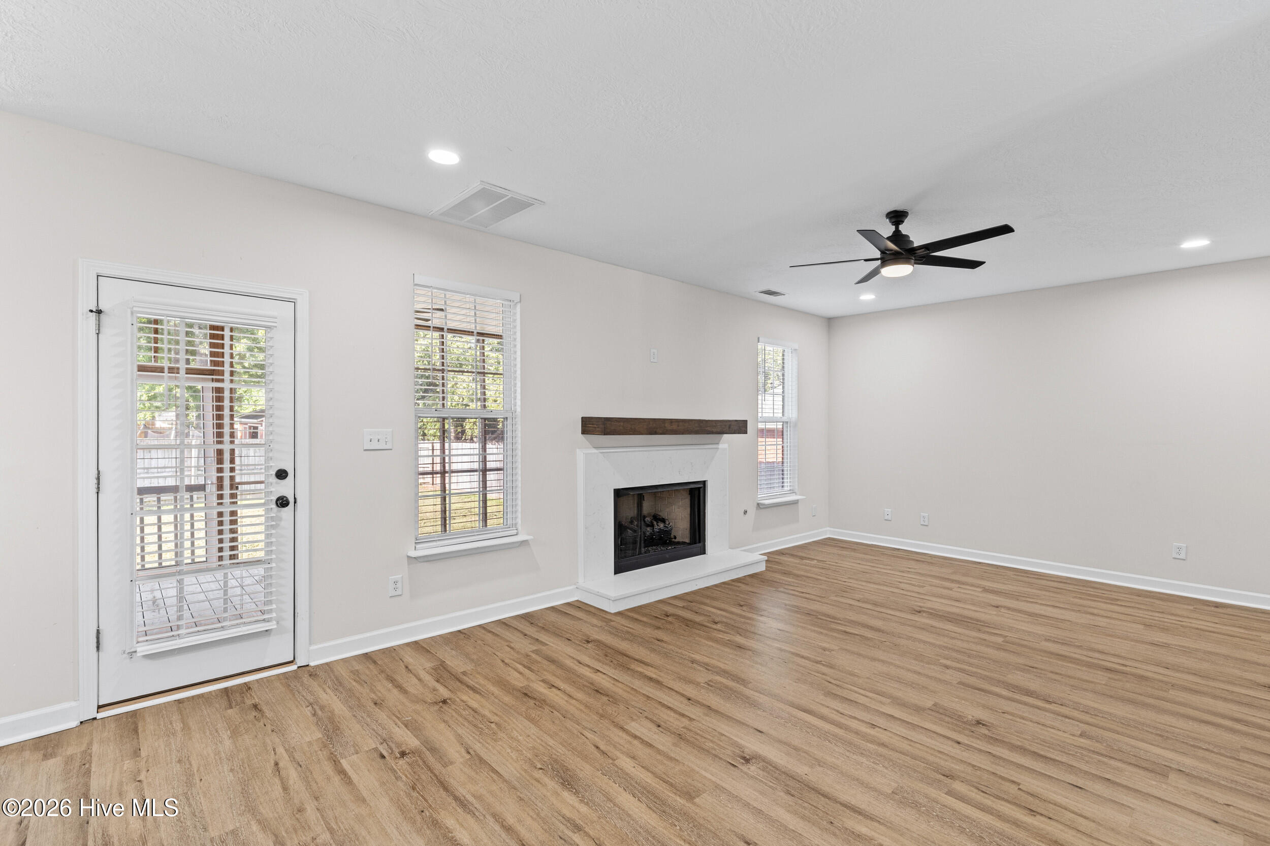 201 Bainbridge Drive Property Photo 8