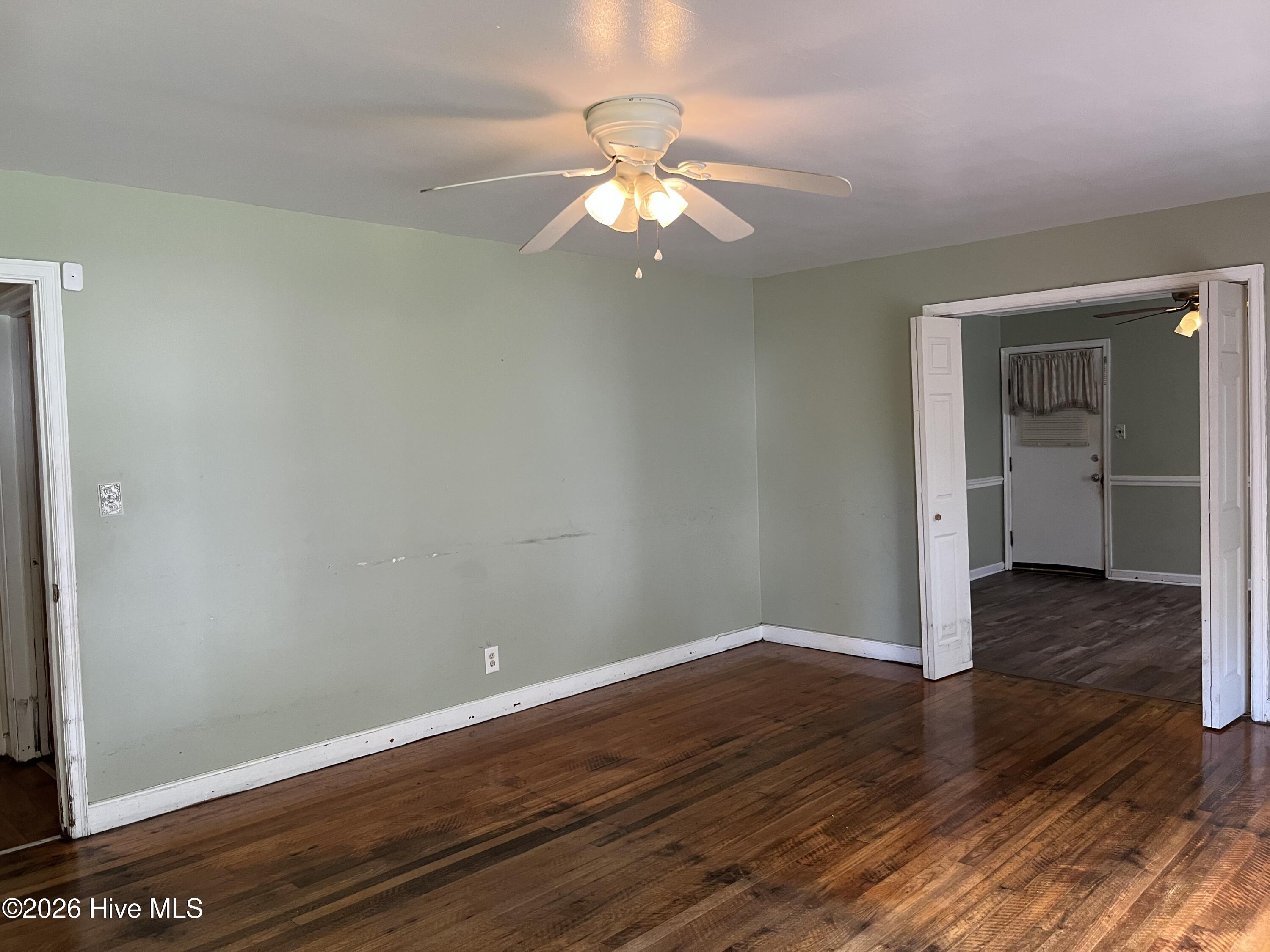 1219 W Thomas Street Property Photo 6