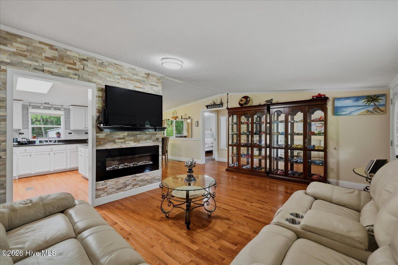 8716 Old Forest Drive Ne Property Photo 11