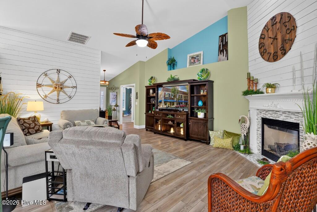 104 Bermuda View Property Photo 6