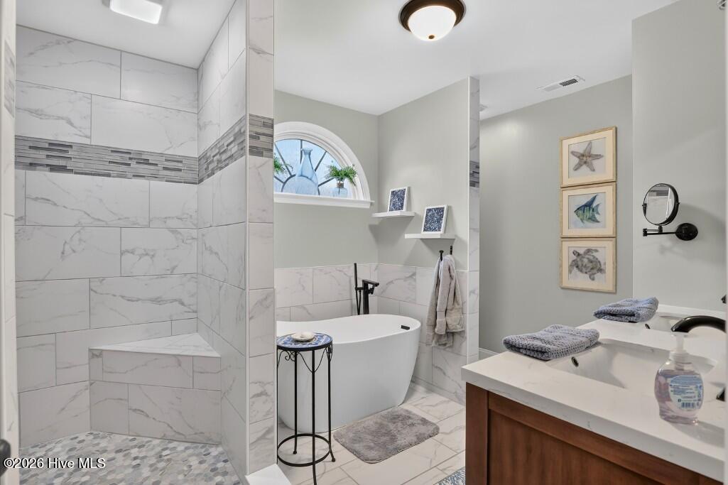 104 Bermuda View Property Photo 17