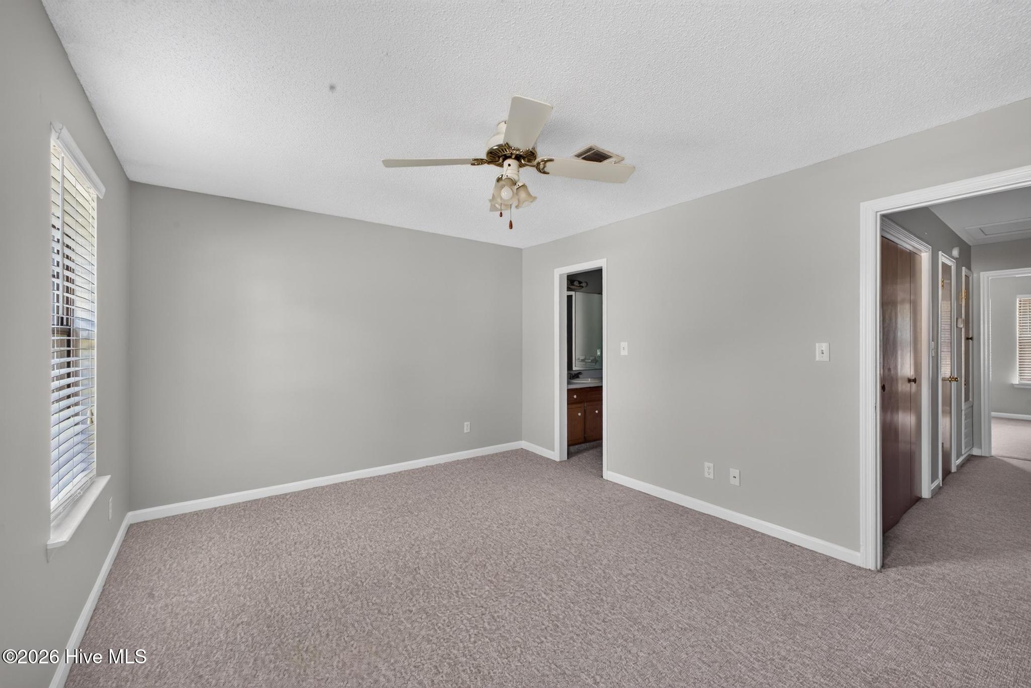 2448 Riverlook Drive Property Photo 4