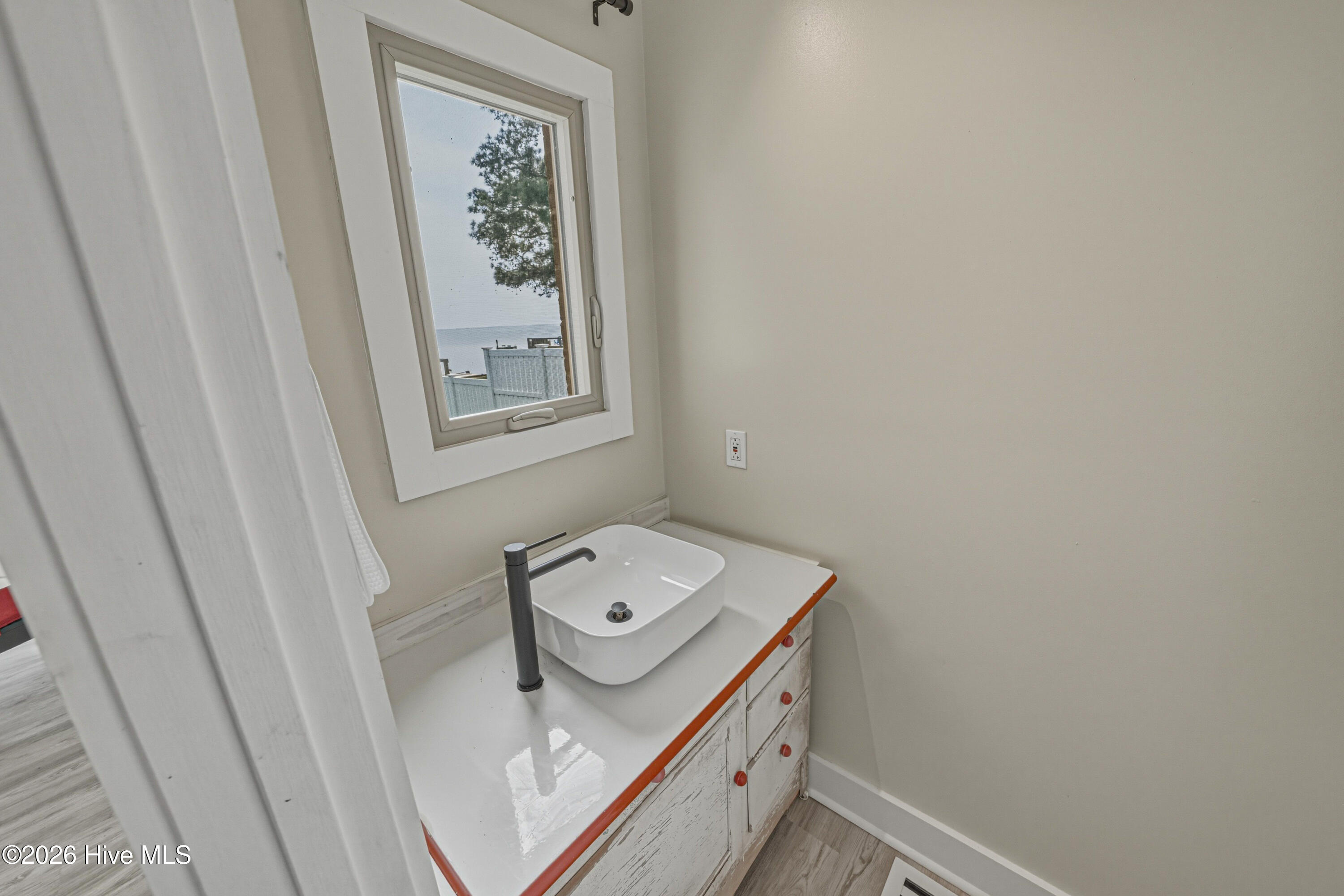 932 Waterlily Road Property Photo 8