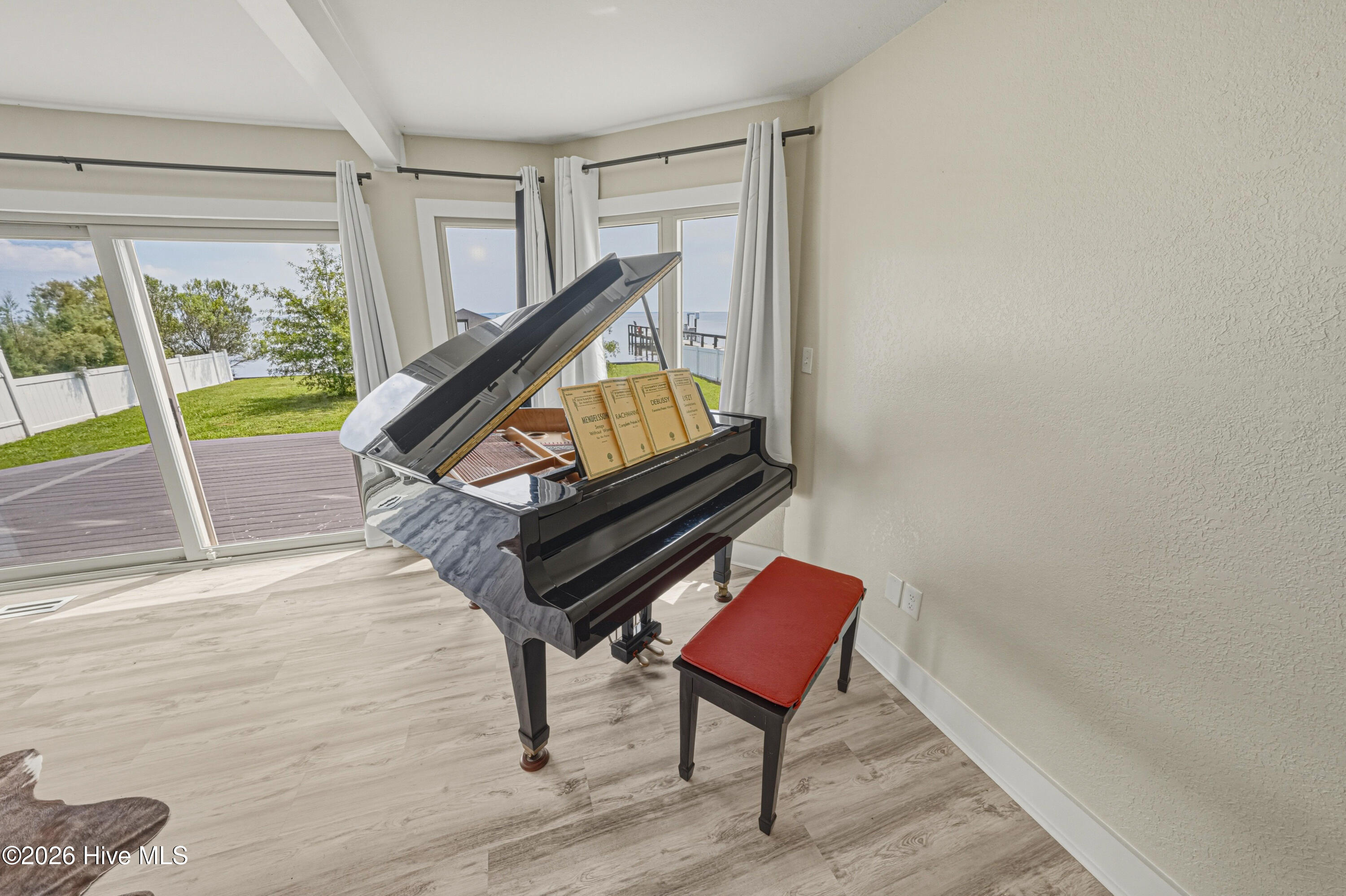 932 Waterlily Road Property Photo 10