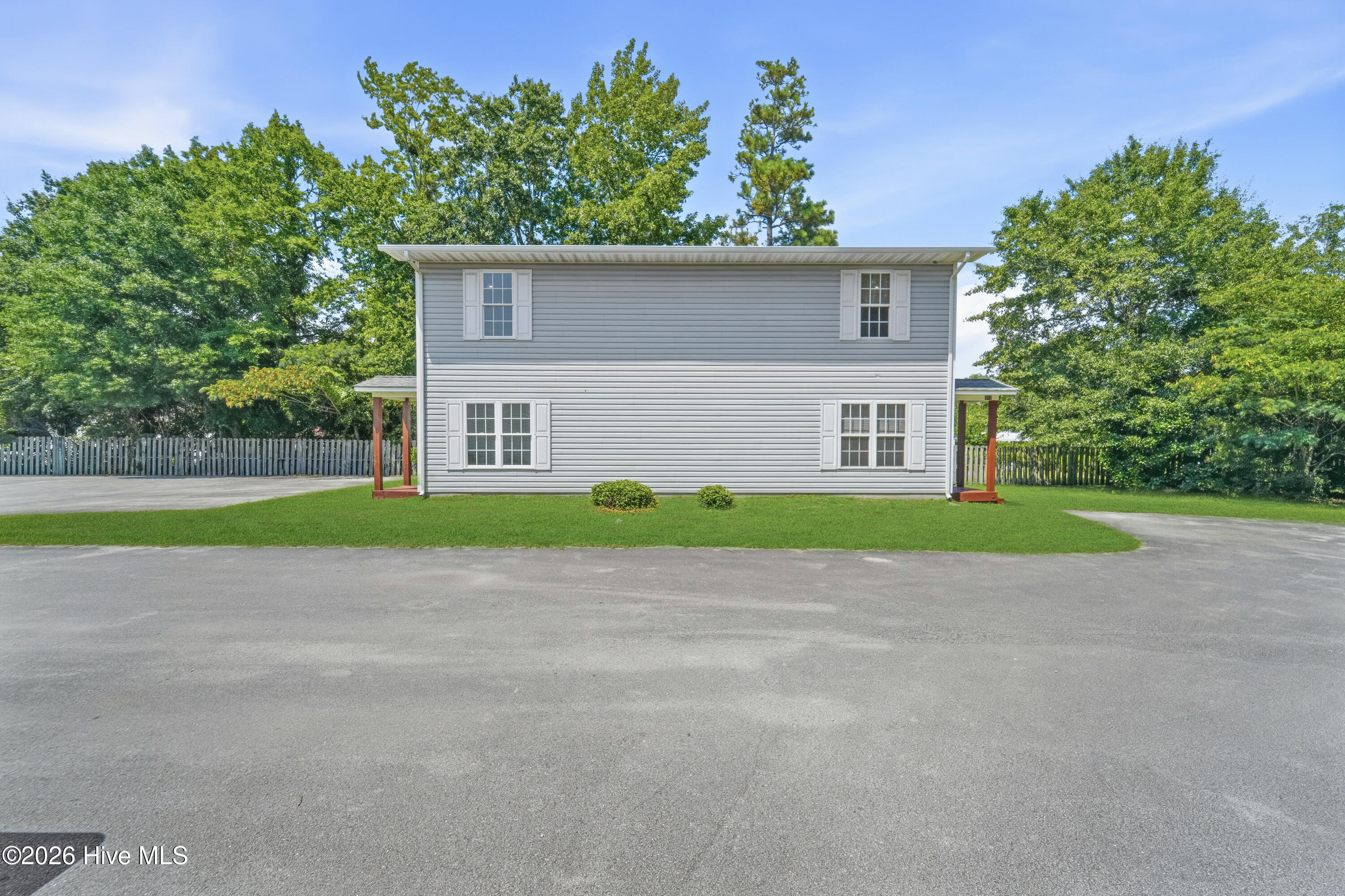 301 Johns Way Property Photo 2