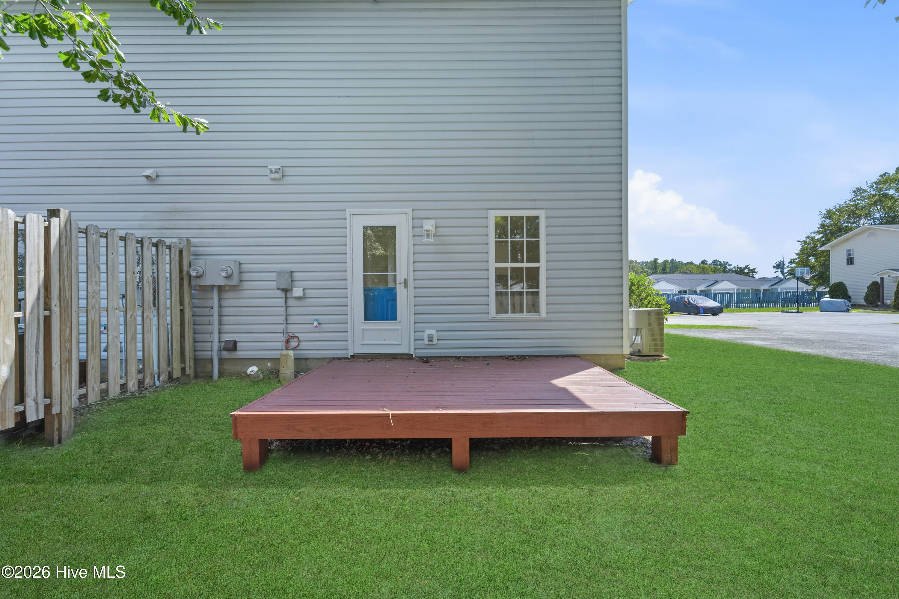 301 Johns Way Property Photo 4