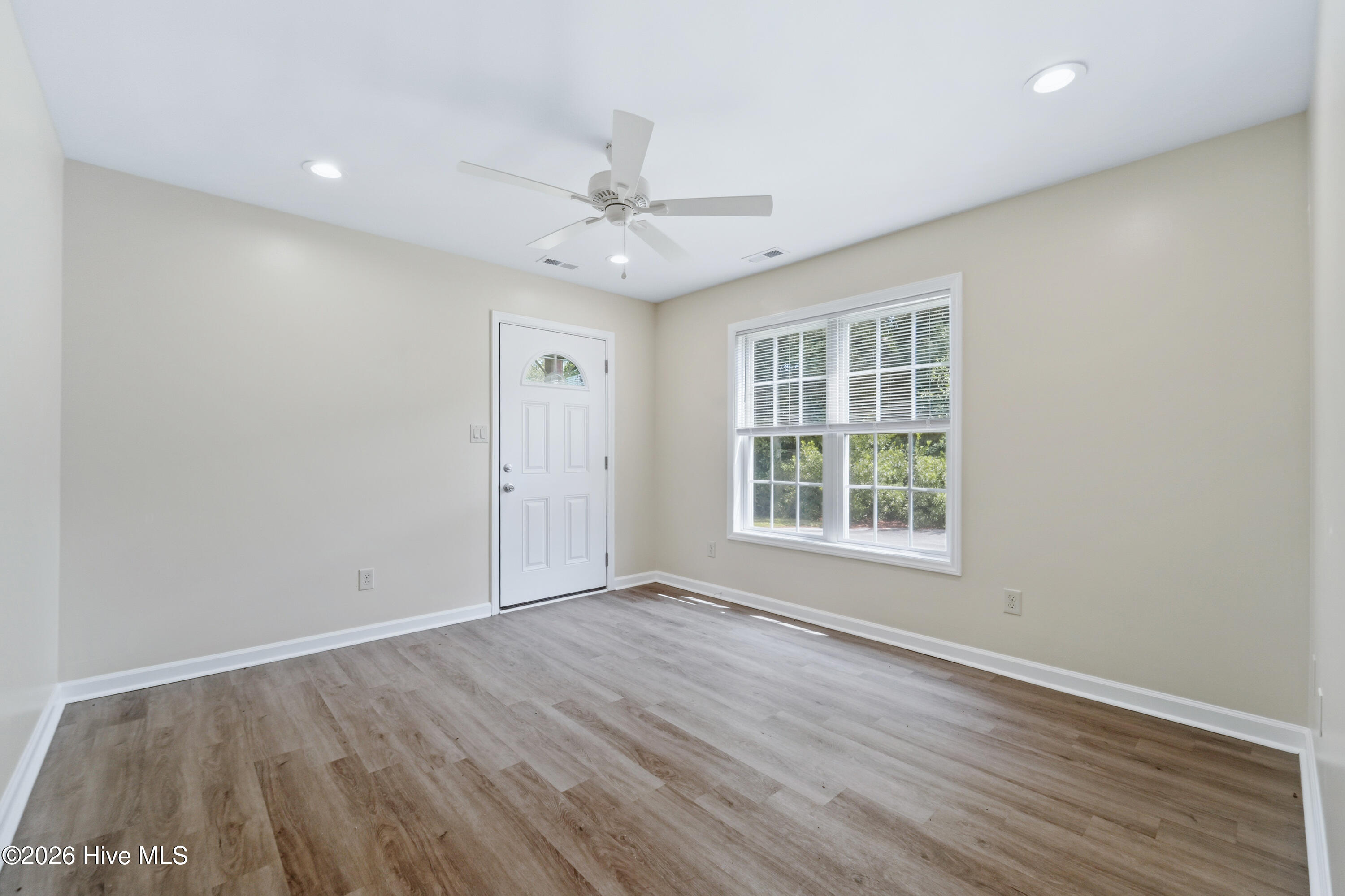 302 Johns Way Property Photo 7