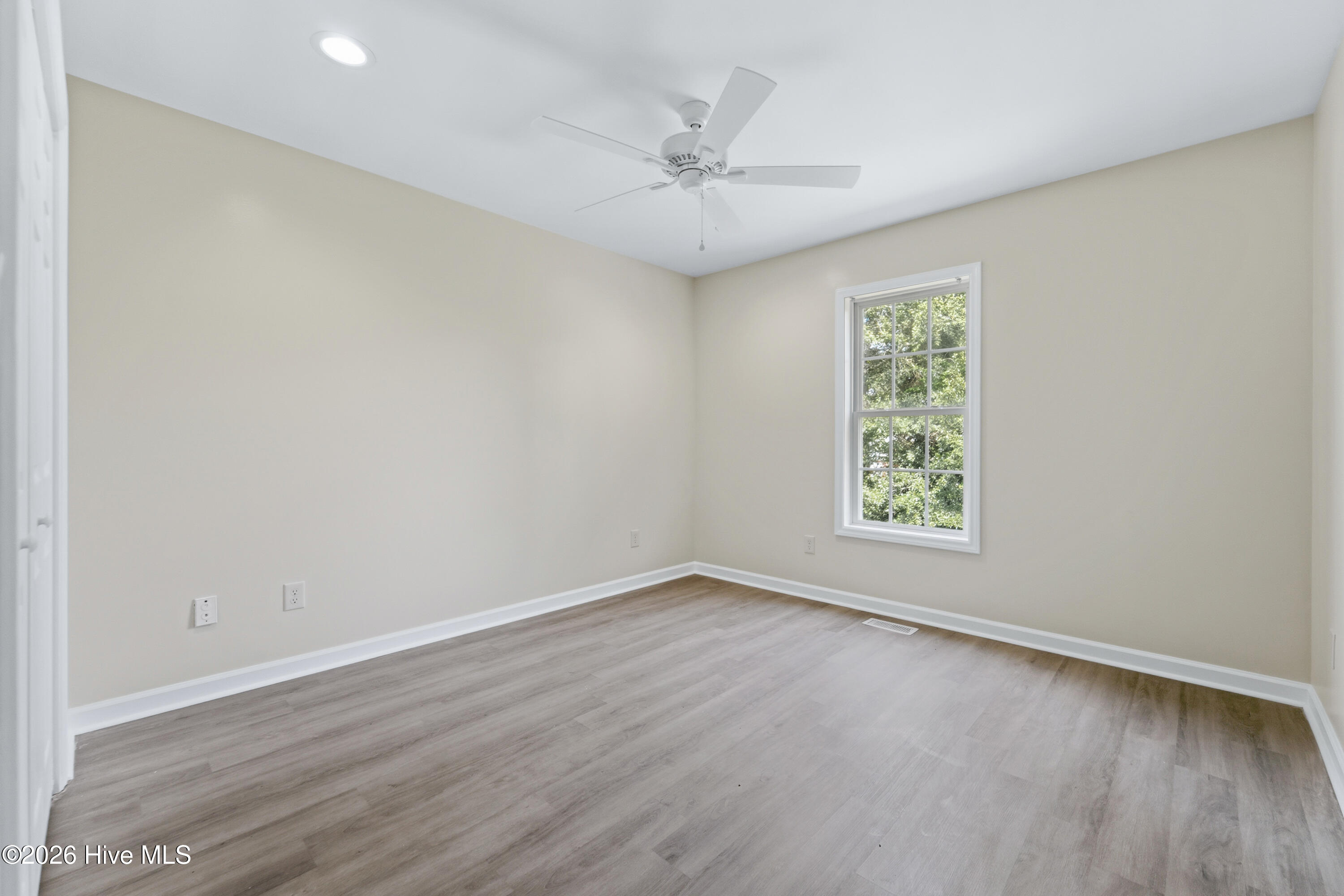 302 Johns Way Property Photo 12