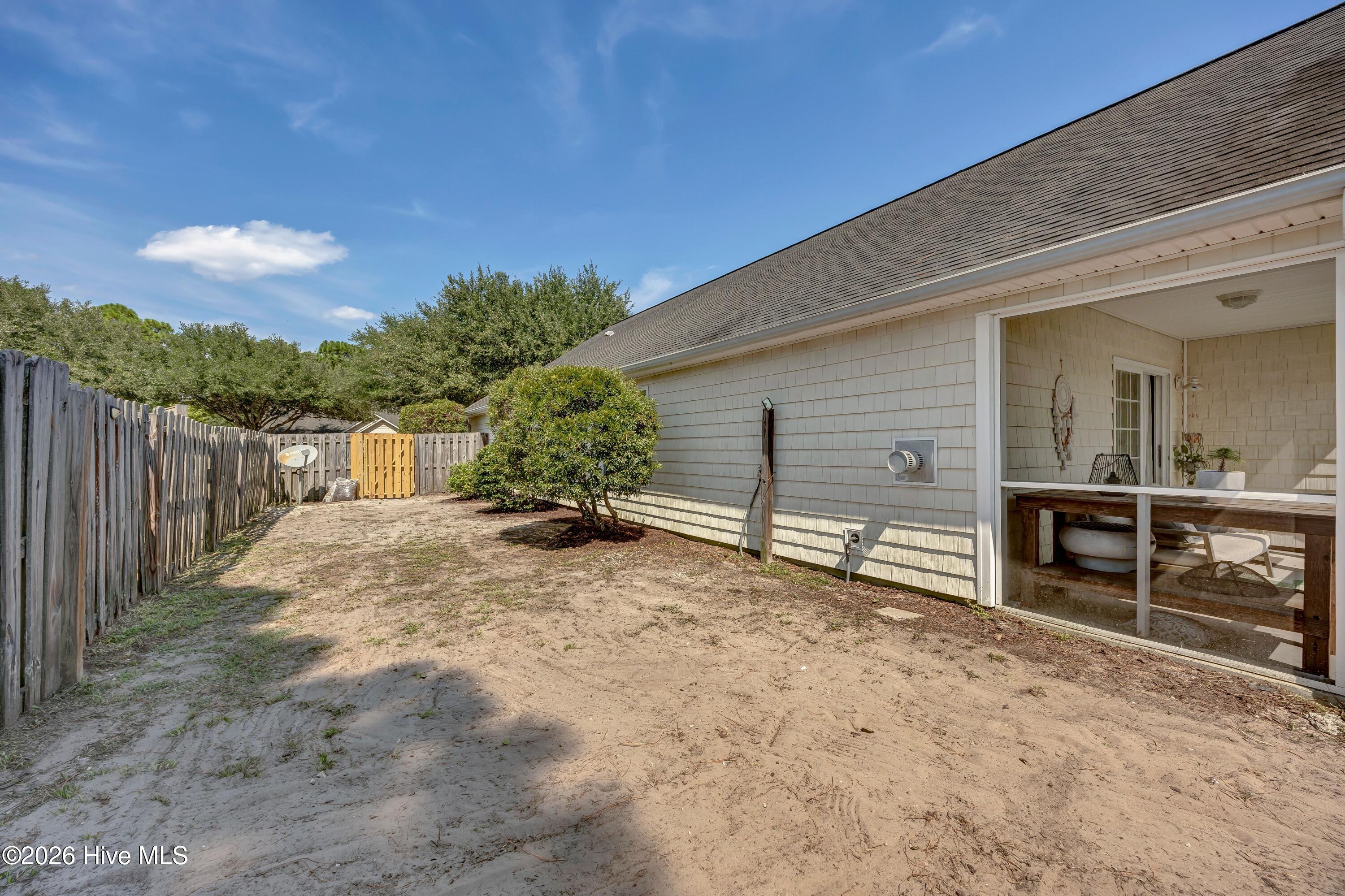 1517 Wagon Court Property Photo 32