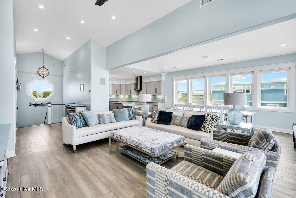 1101 Ocean Drive Property Photo 12