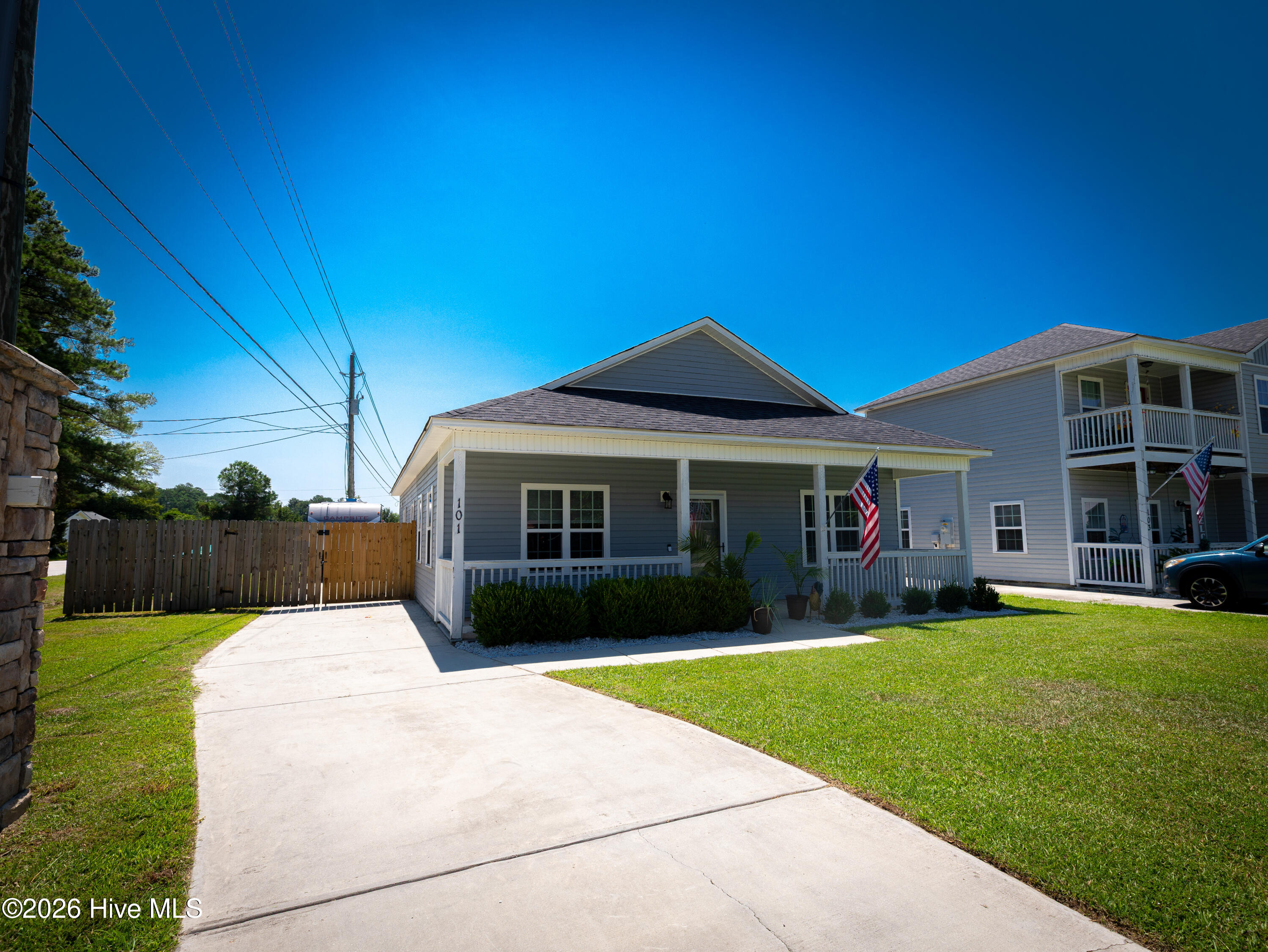 101 Garrett Drive Property Photo 3