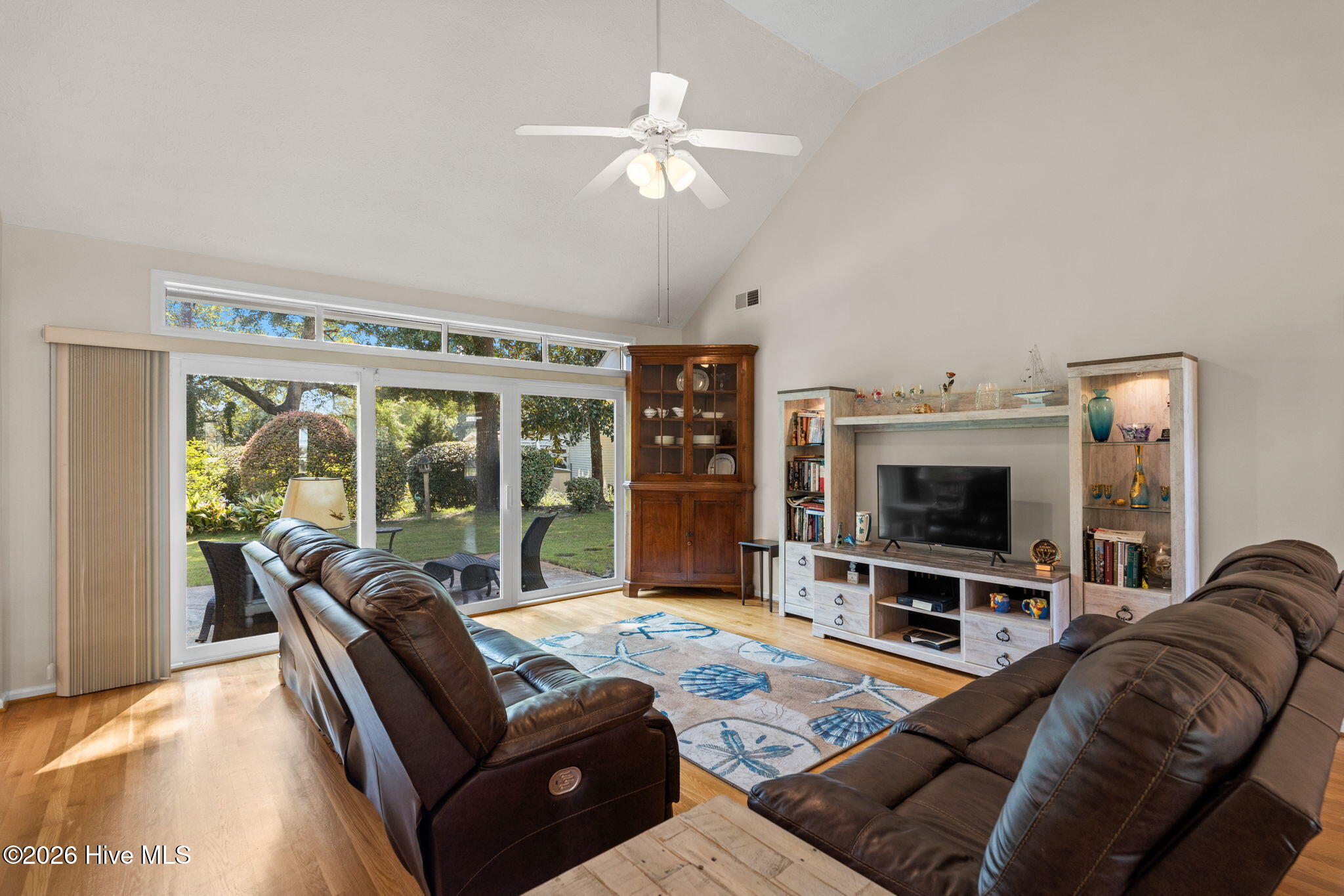 917 Wedge Pointe Drive Property Photo 4