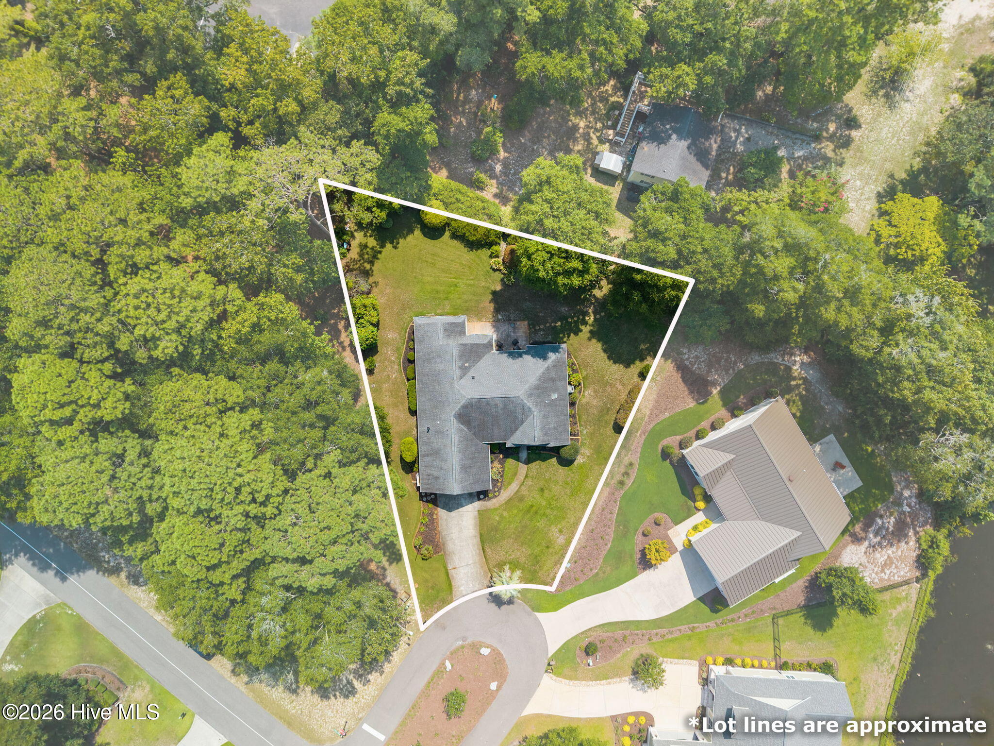 917 Wedge Pointe Drive Property Photo 8