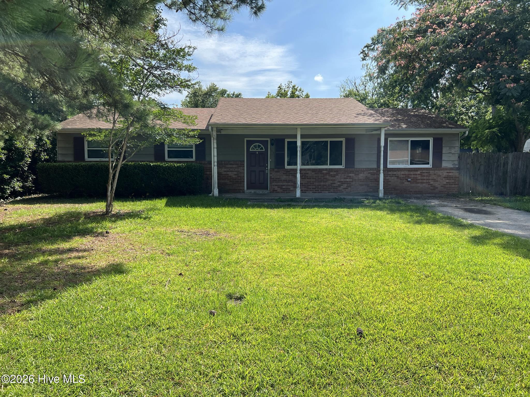 504 Holly Court Property Photo 1