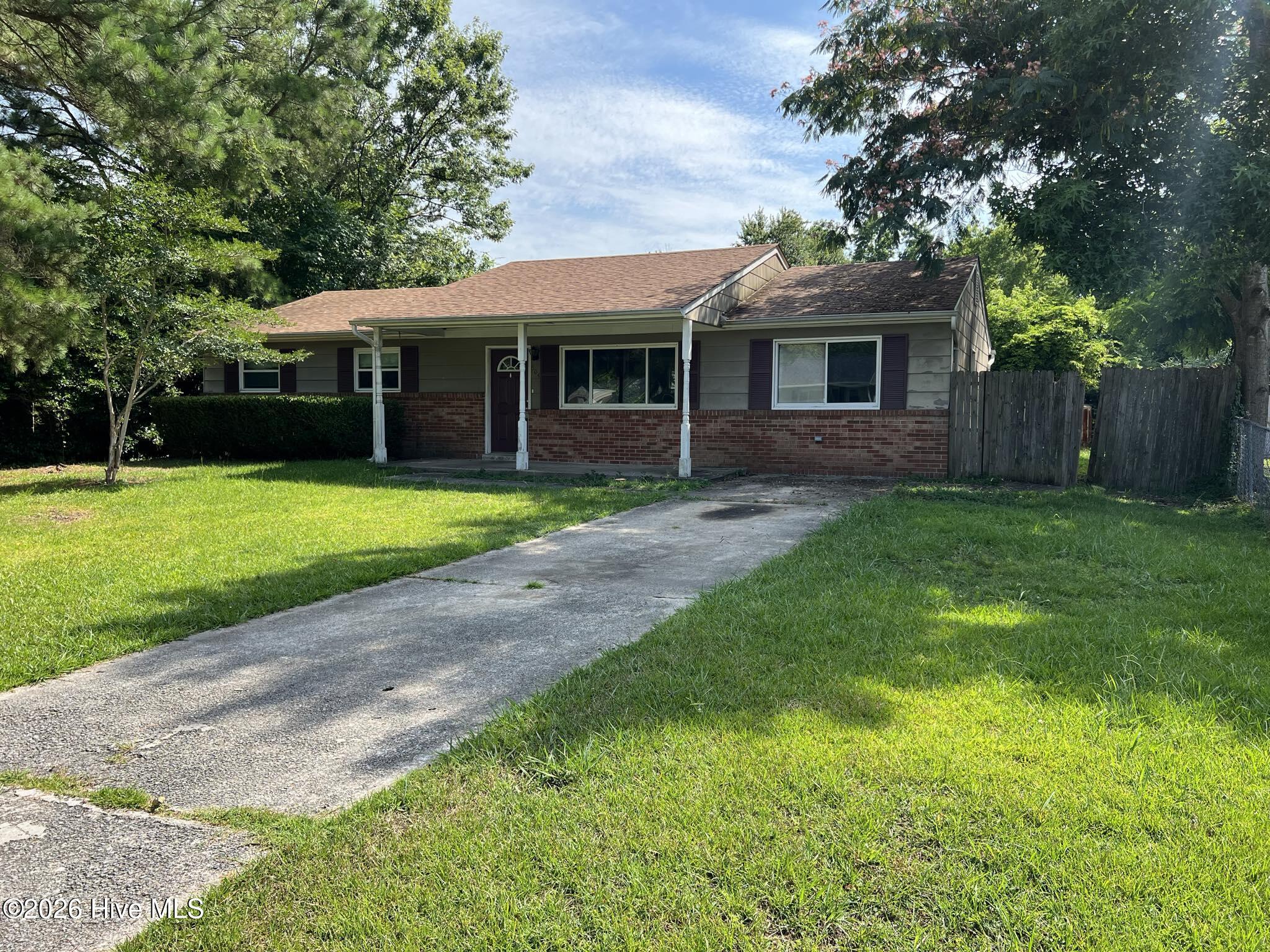 504 Holly Court Property Photo 2