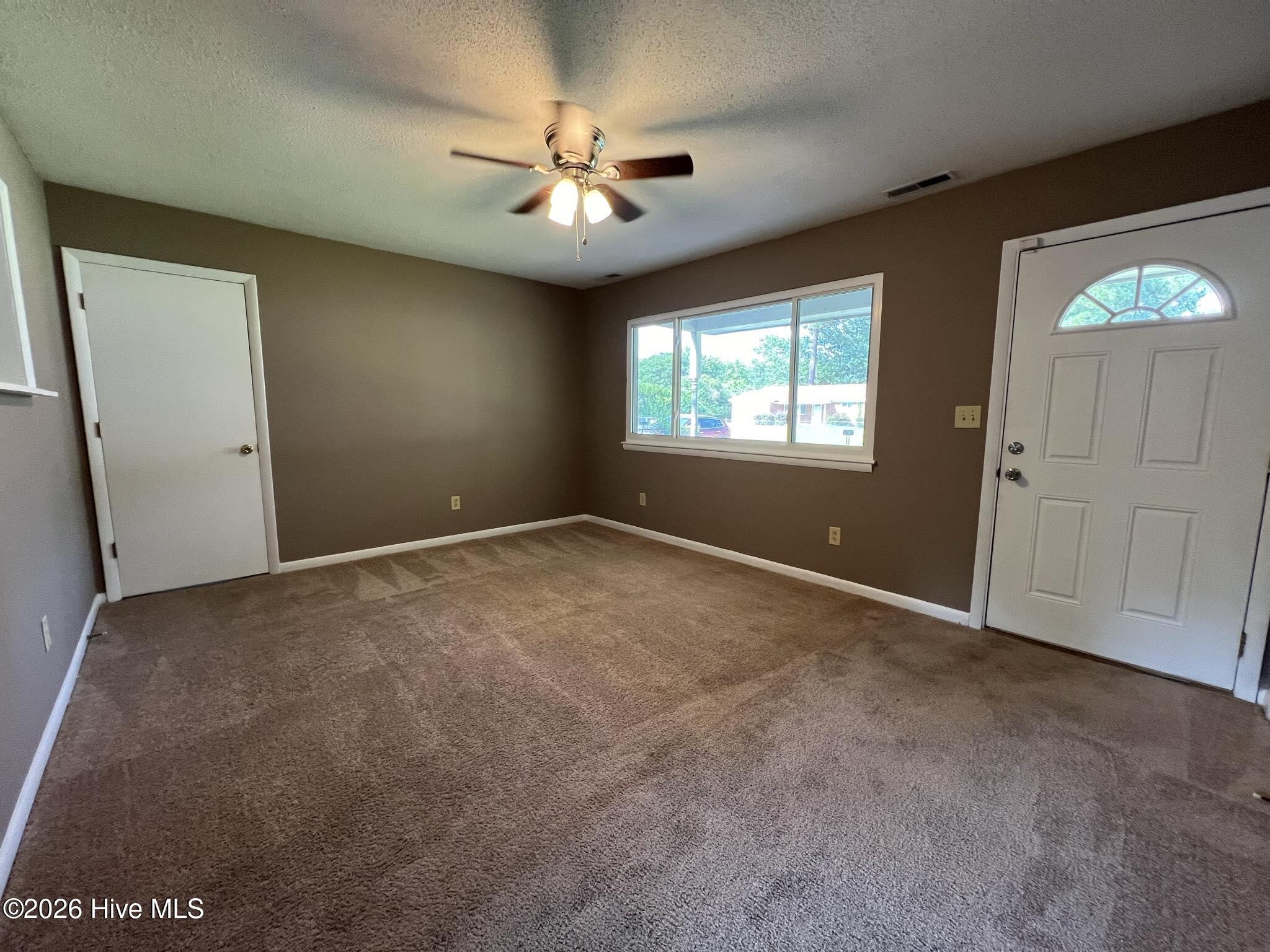 504 Holly Court Property Photo 4