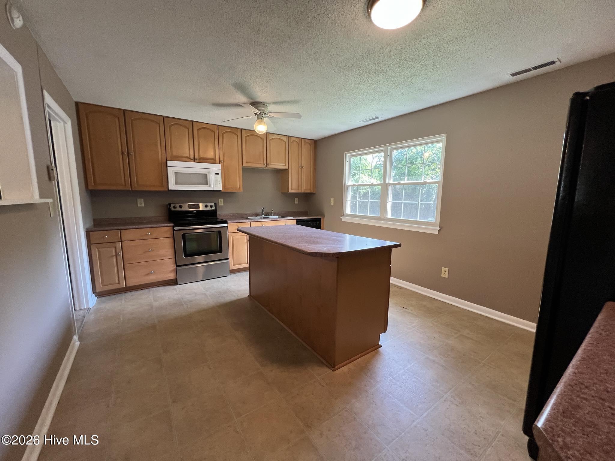 504 Holly Court Property Photo 6