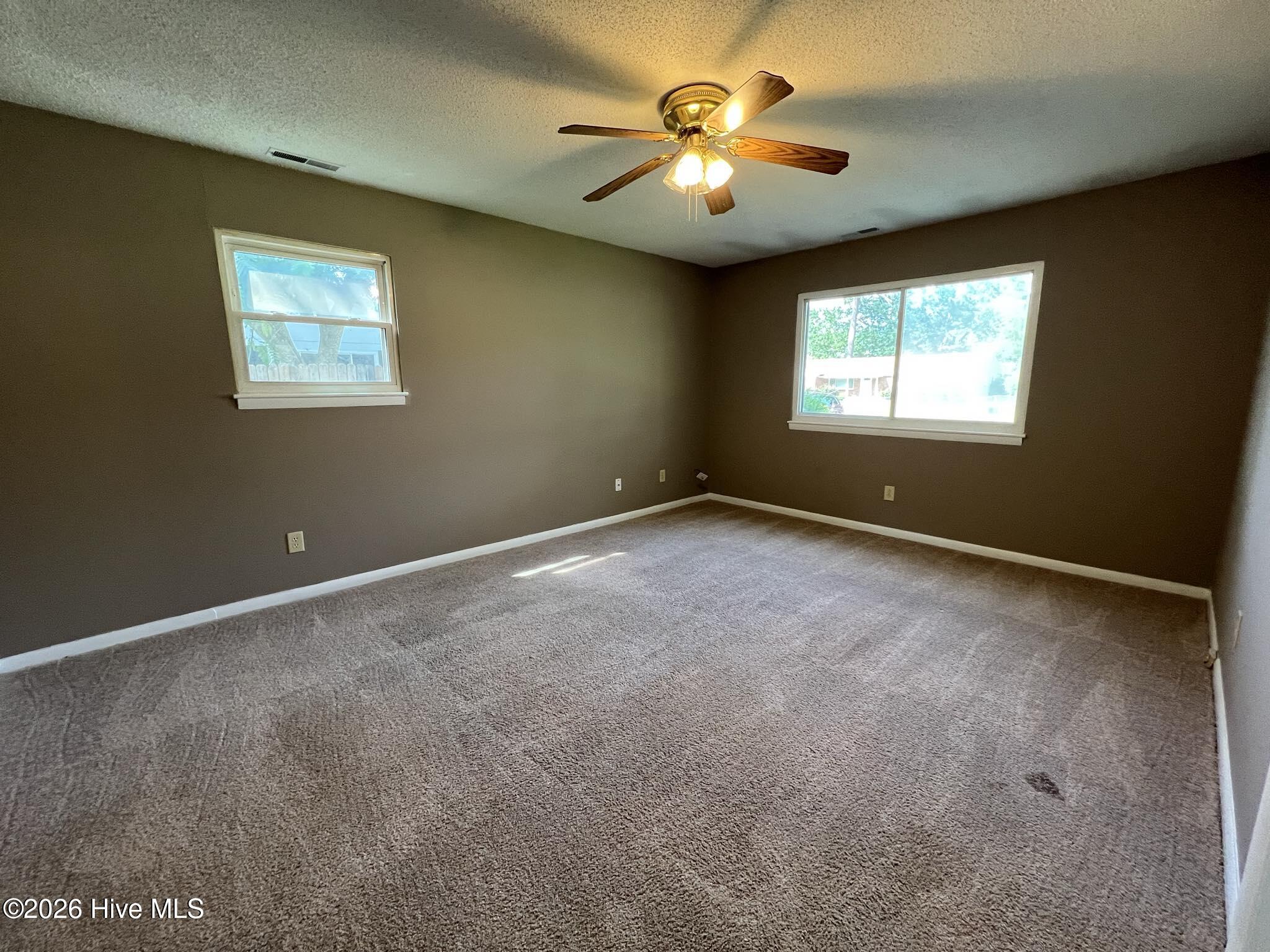 504 Holly Court Property Photo 9