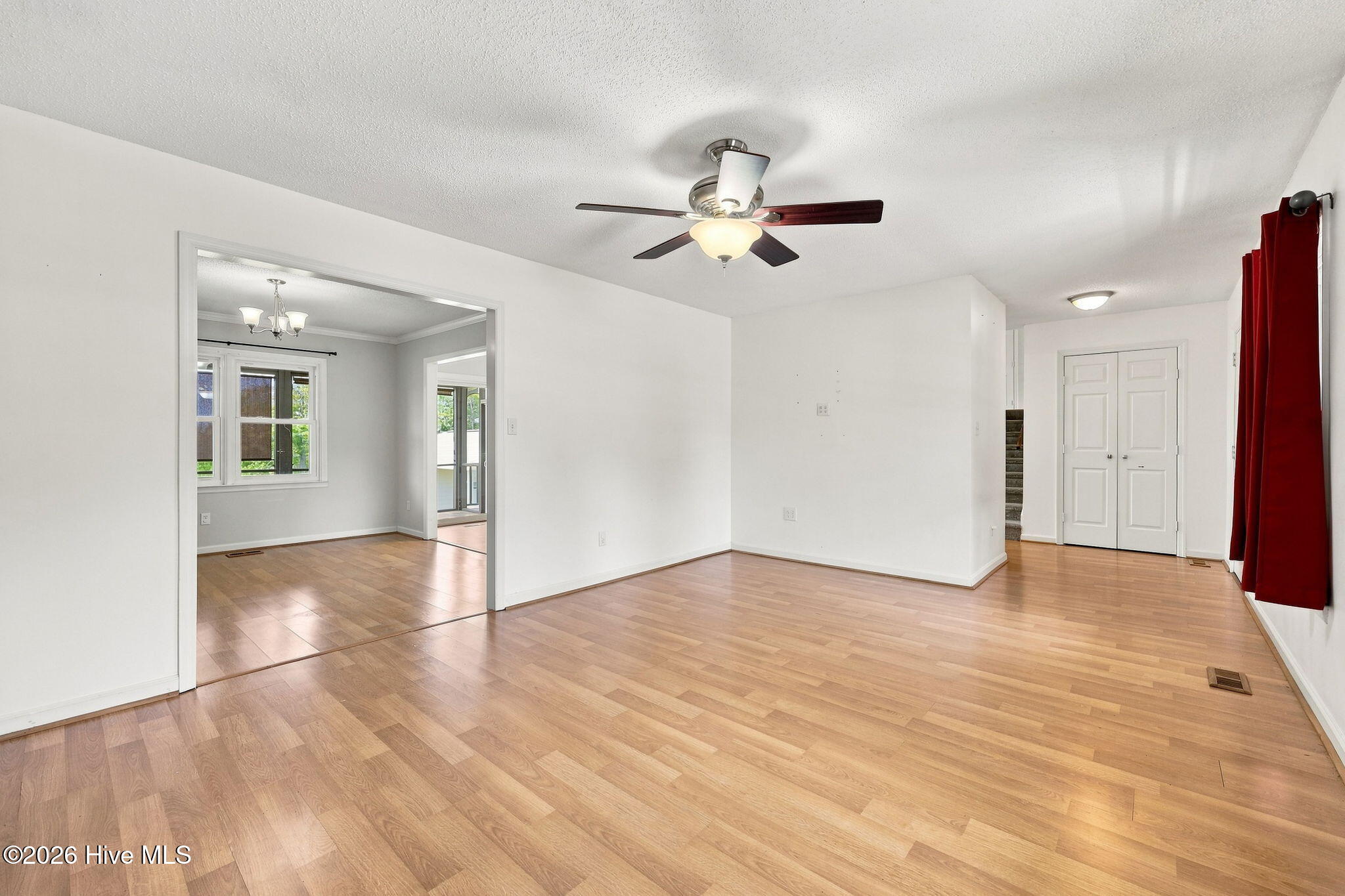 907 Oak Drive Property Photo 4