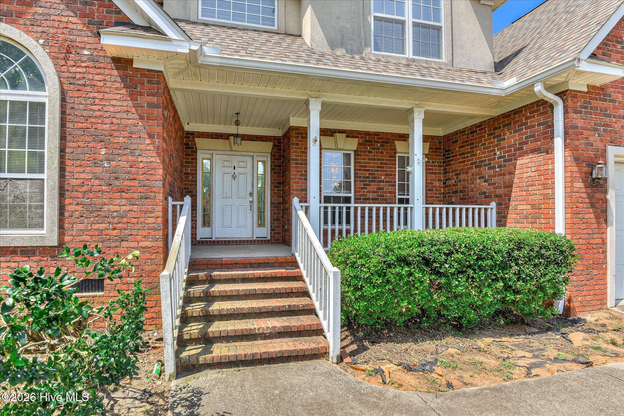 226 Stonington Drive Property Photo 3