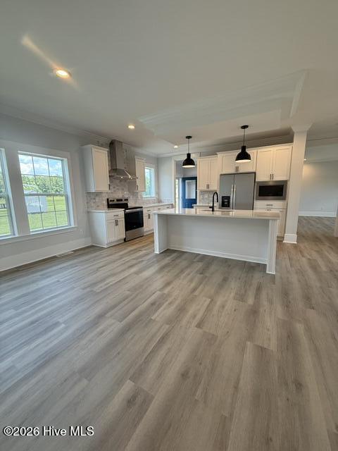 5570 River Road Property Photo 3