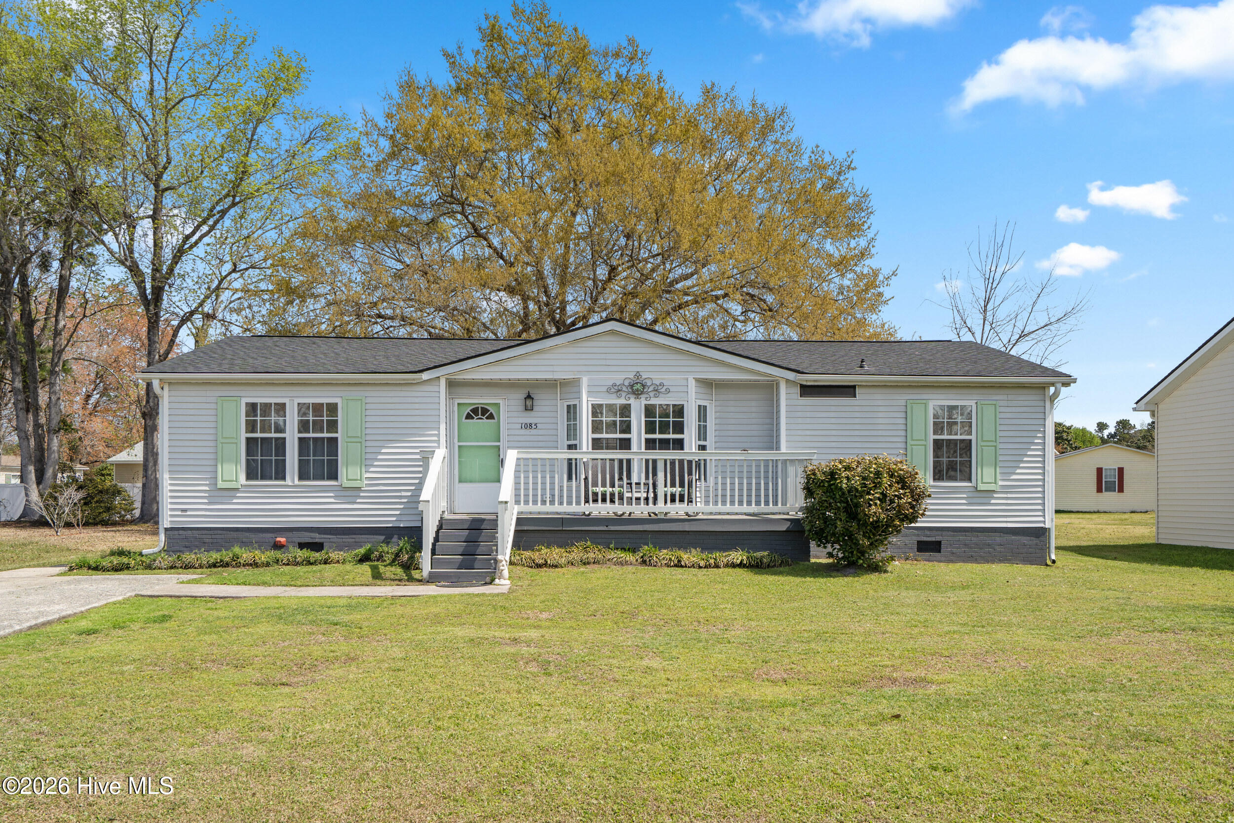 1085 Waterview Lane Property Photo 1