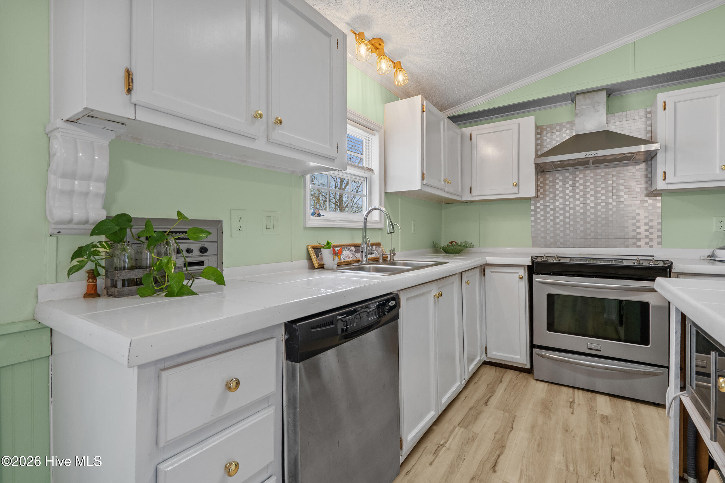 1085 Waterview Lane Property Photo 17