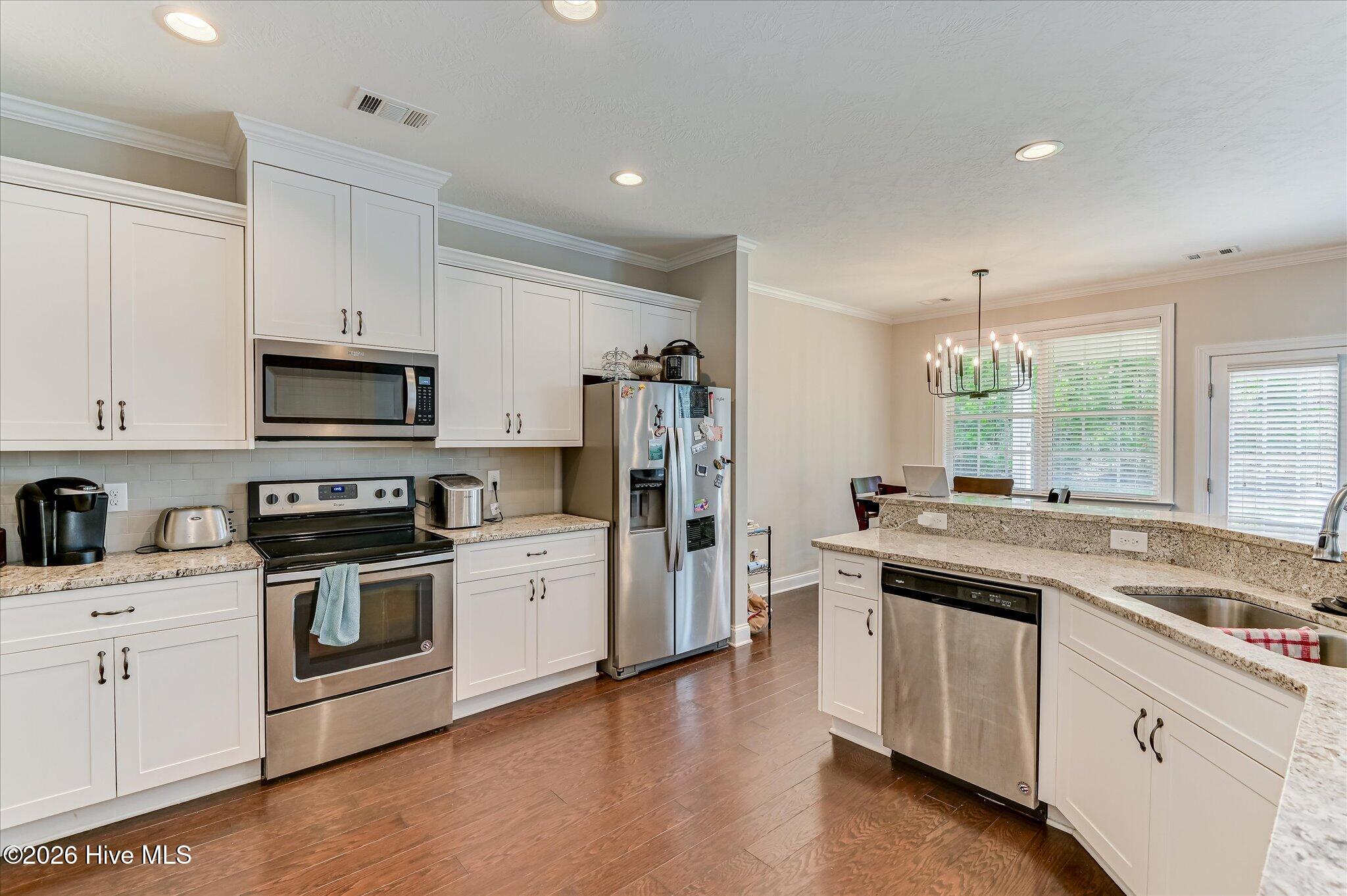 983 Glenhaven Drive Property Photo 12