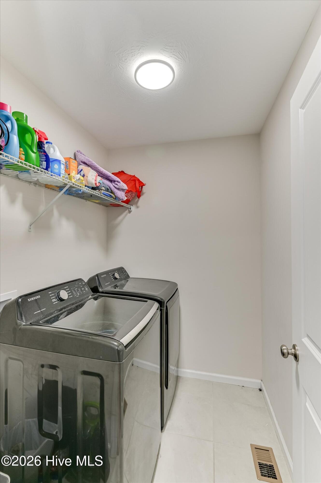 983 Glenhaven Drive Property Photo 16