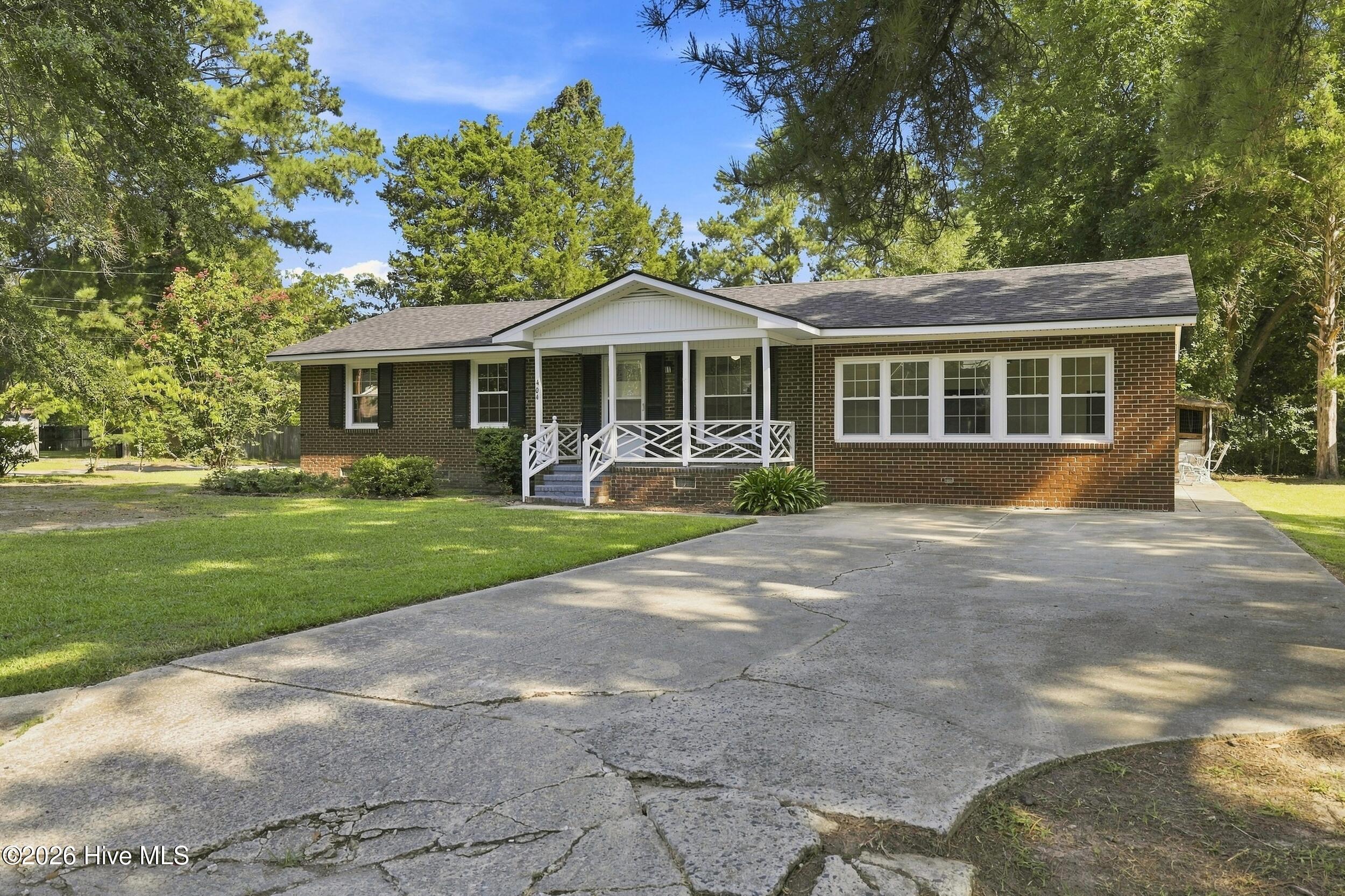 404 W Green Street Property Photo 2