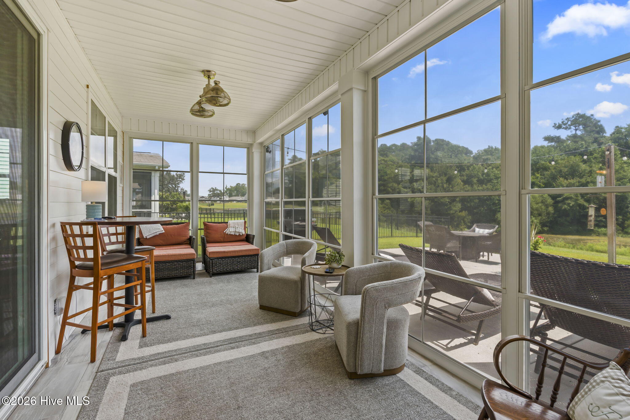 450 Mcalister Drive Property Photo 4